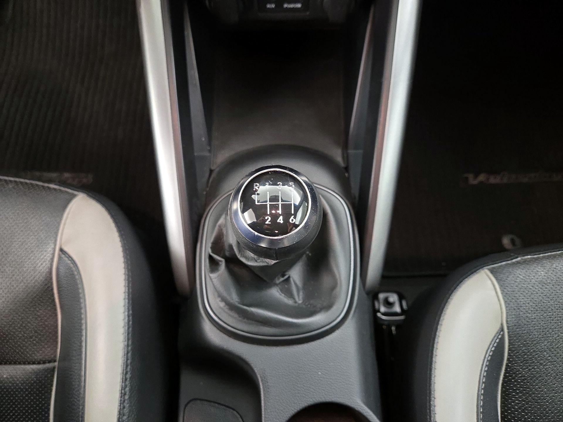 Thumbnail: 2014 Hyundai Veloster - 17