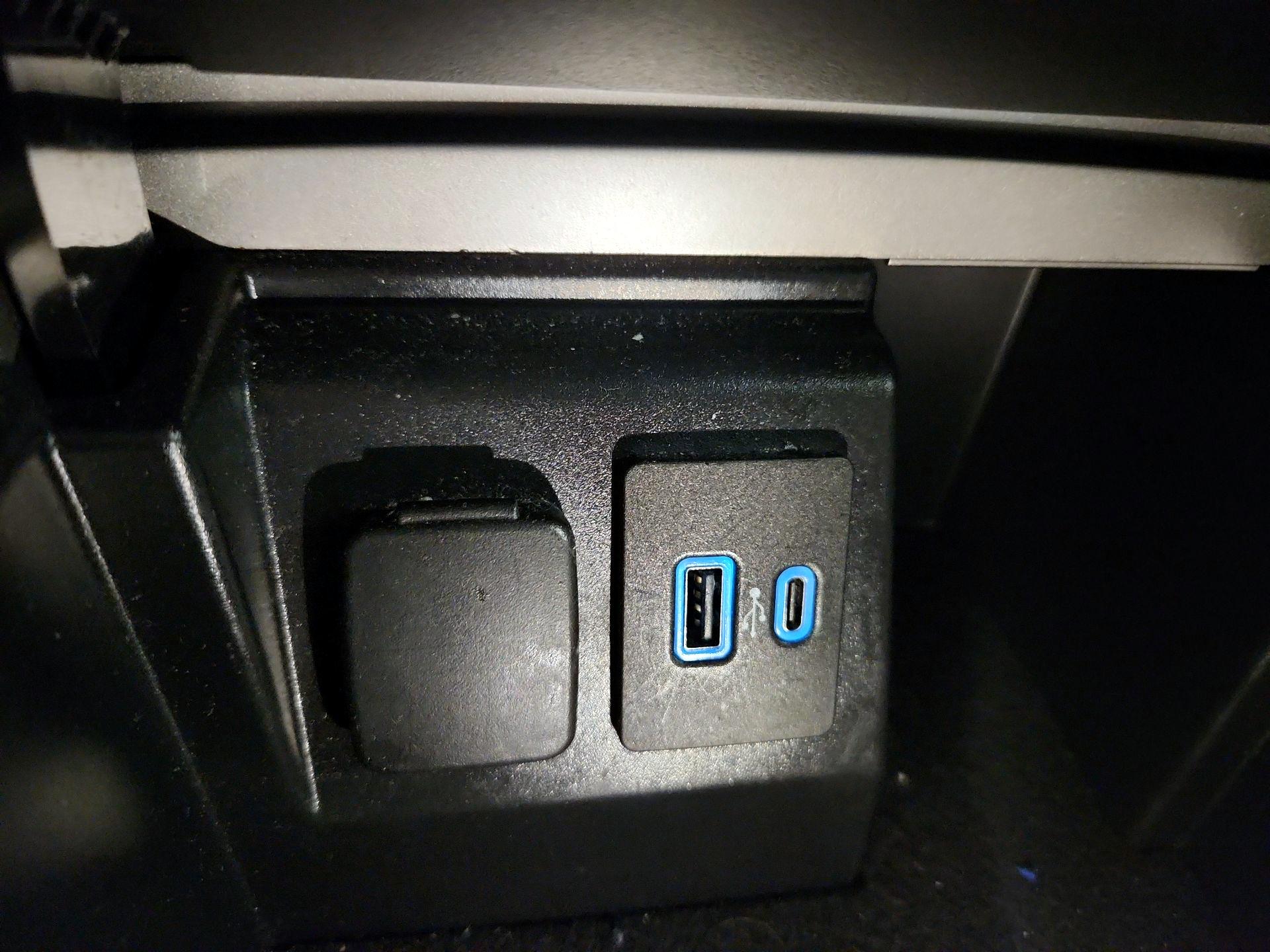 Thumbnail: 2023 Ford Explorer - 18