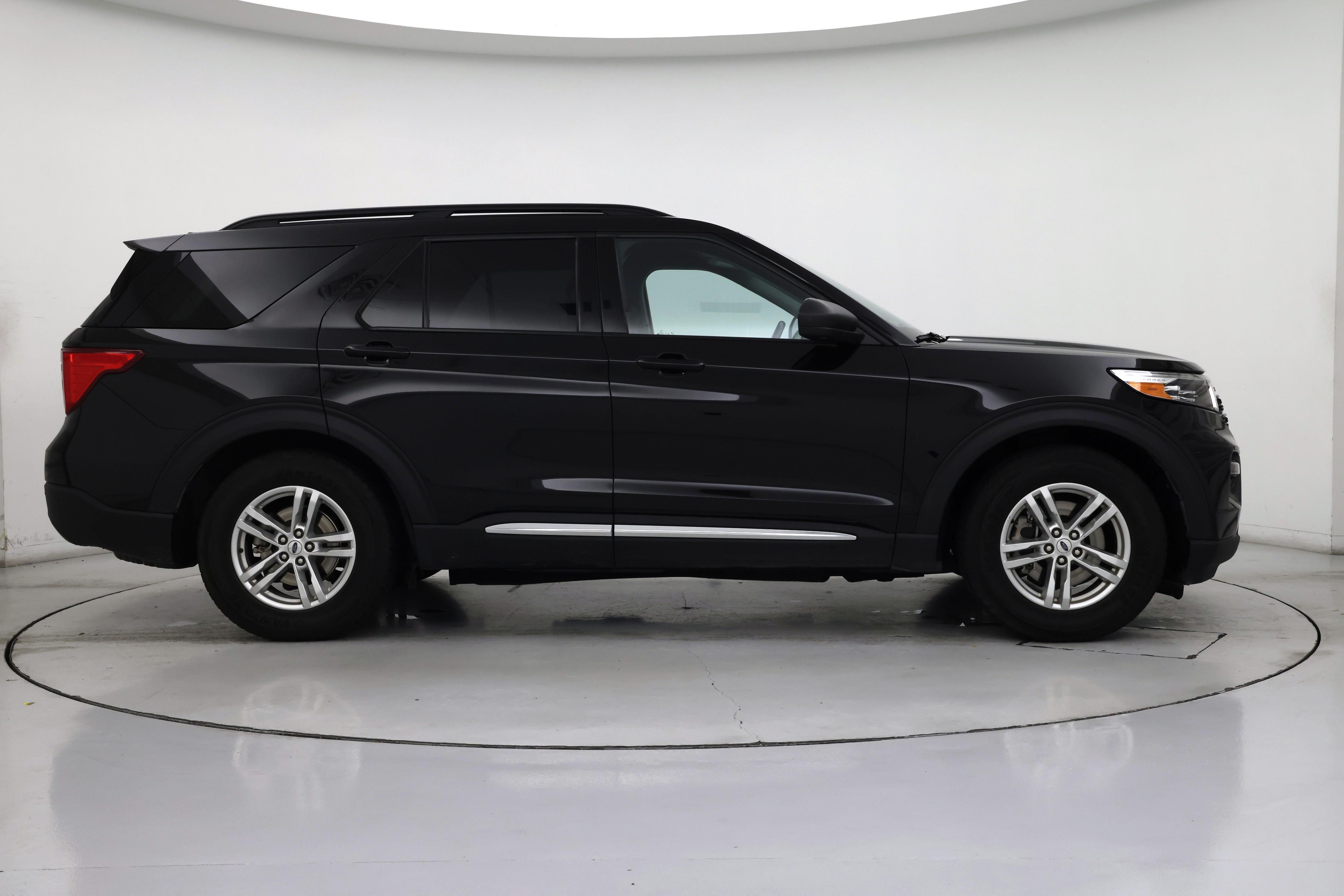 Thumbnail: 2023 Ford Explorer - 7