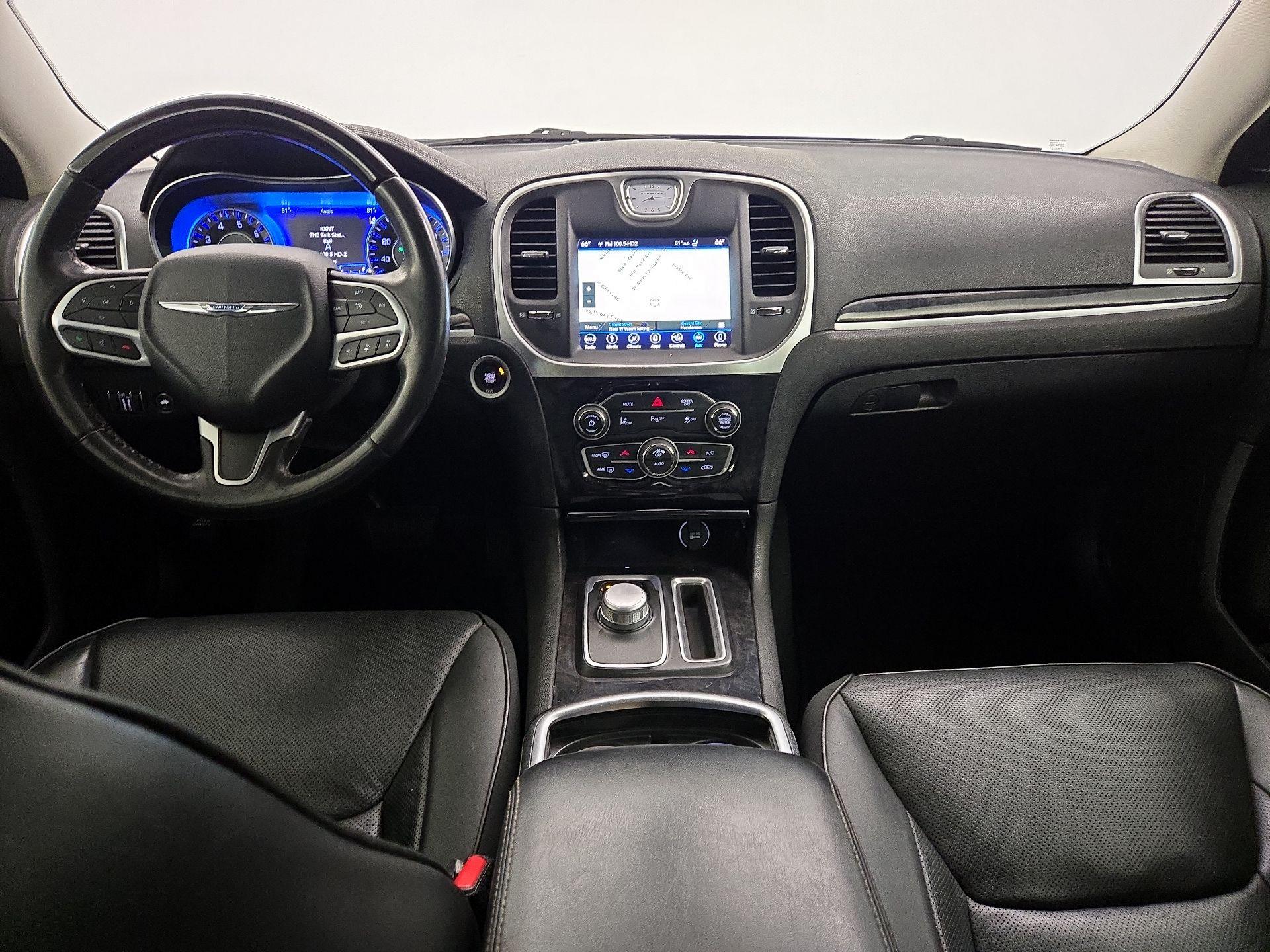 Thumbnail: 2019 Chrysler 300 - 9