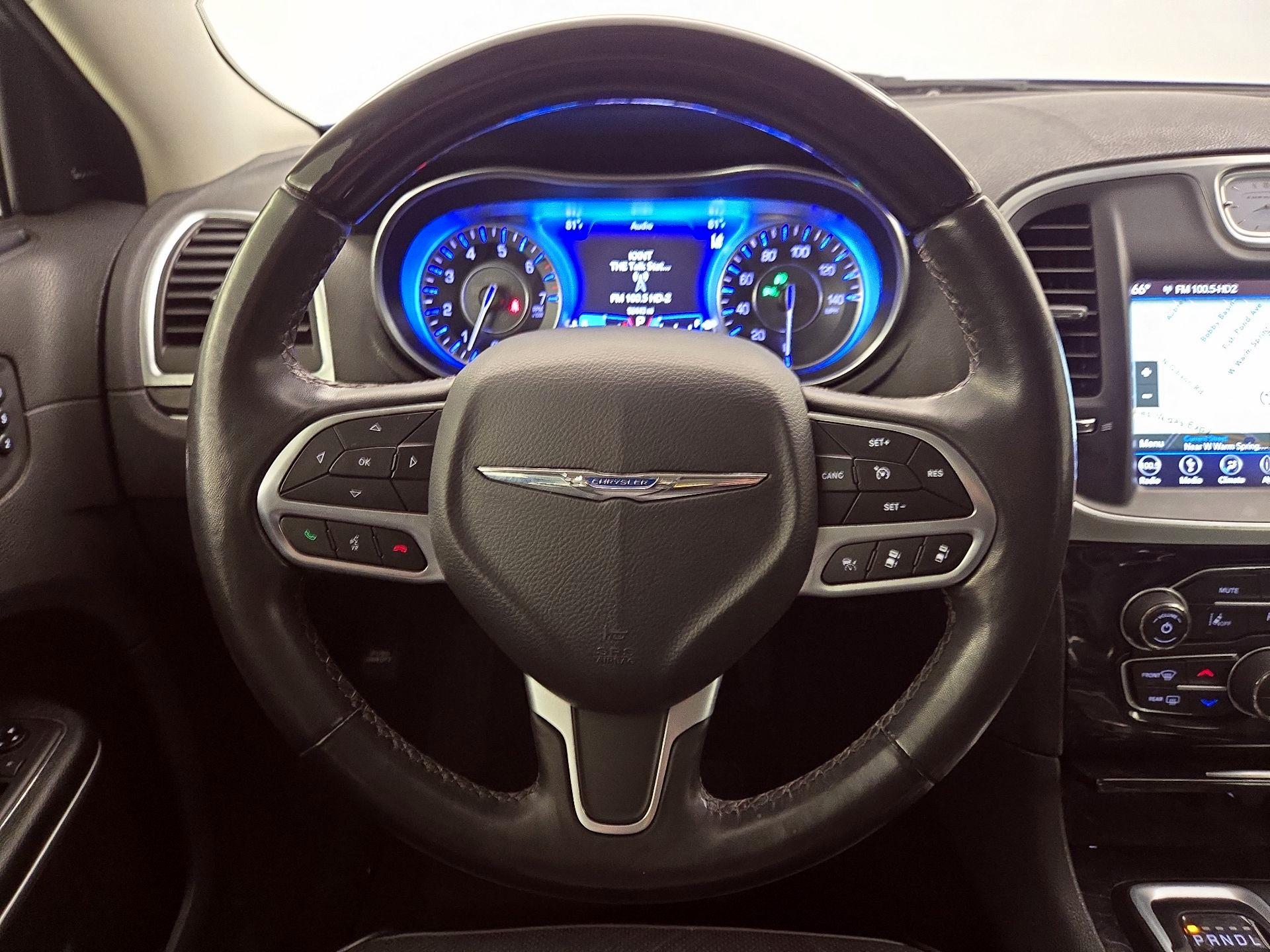 Thumbnail: 2019 Chrysler 300 - 10