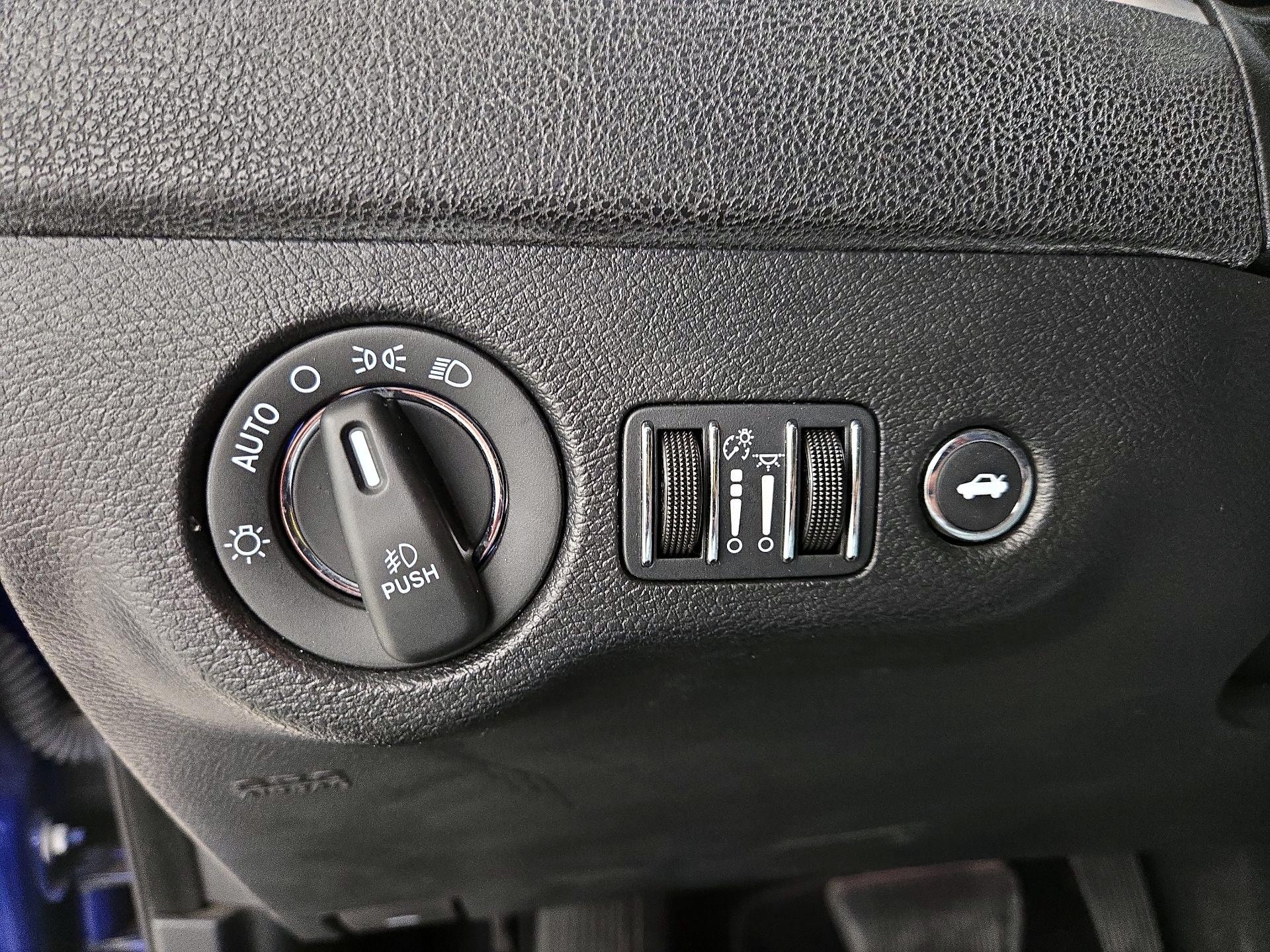 Thumbnail: 2019 Chrysler 300 - 13