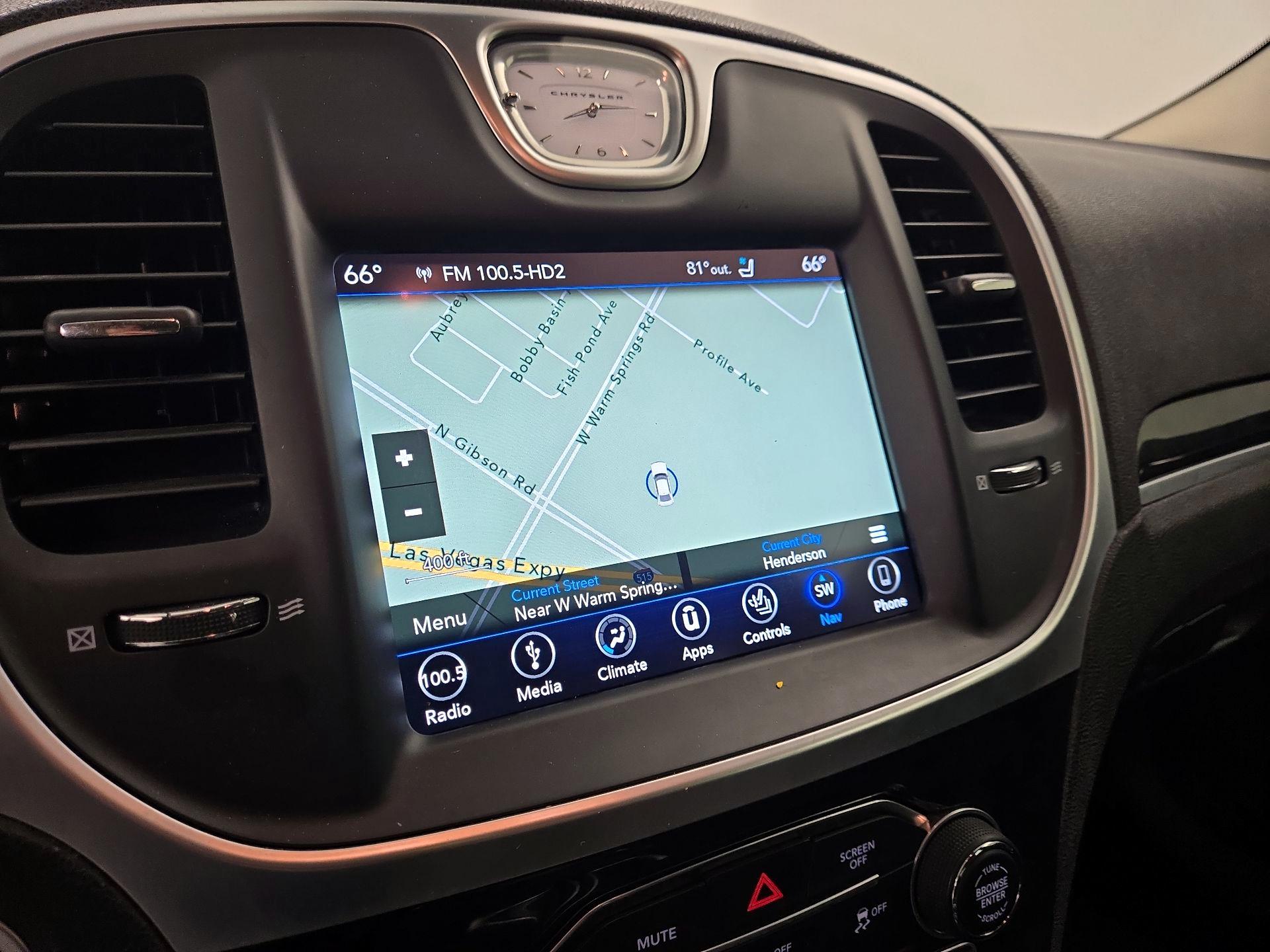 Thumbnail: 2019 Chrysler 300 - 14