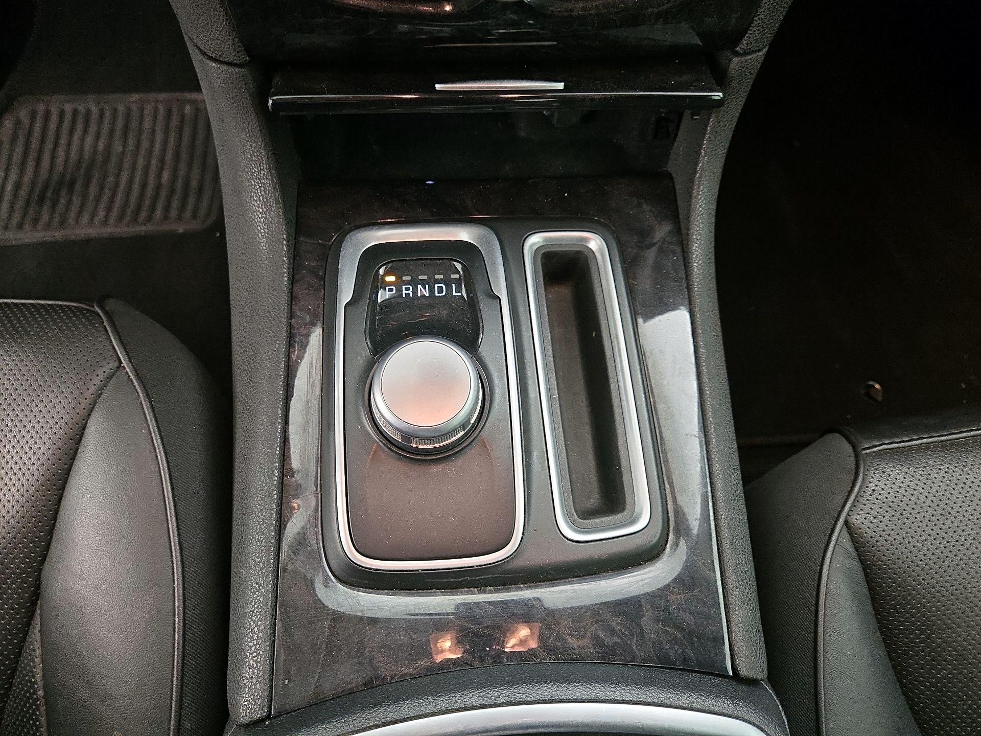 Thumbnail: 2019 Chrysler 300 - 18