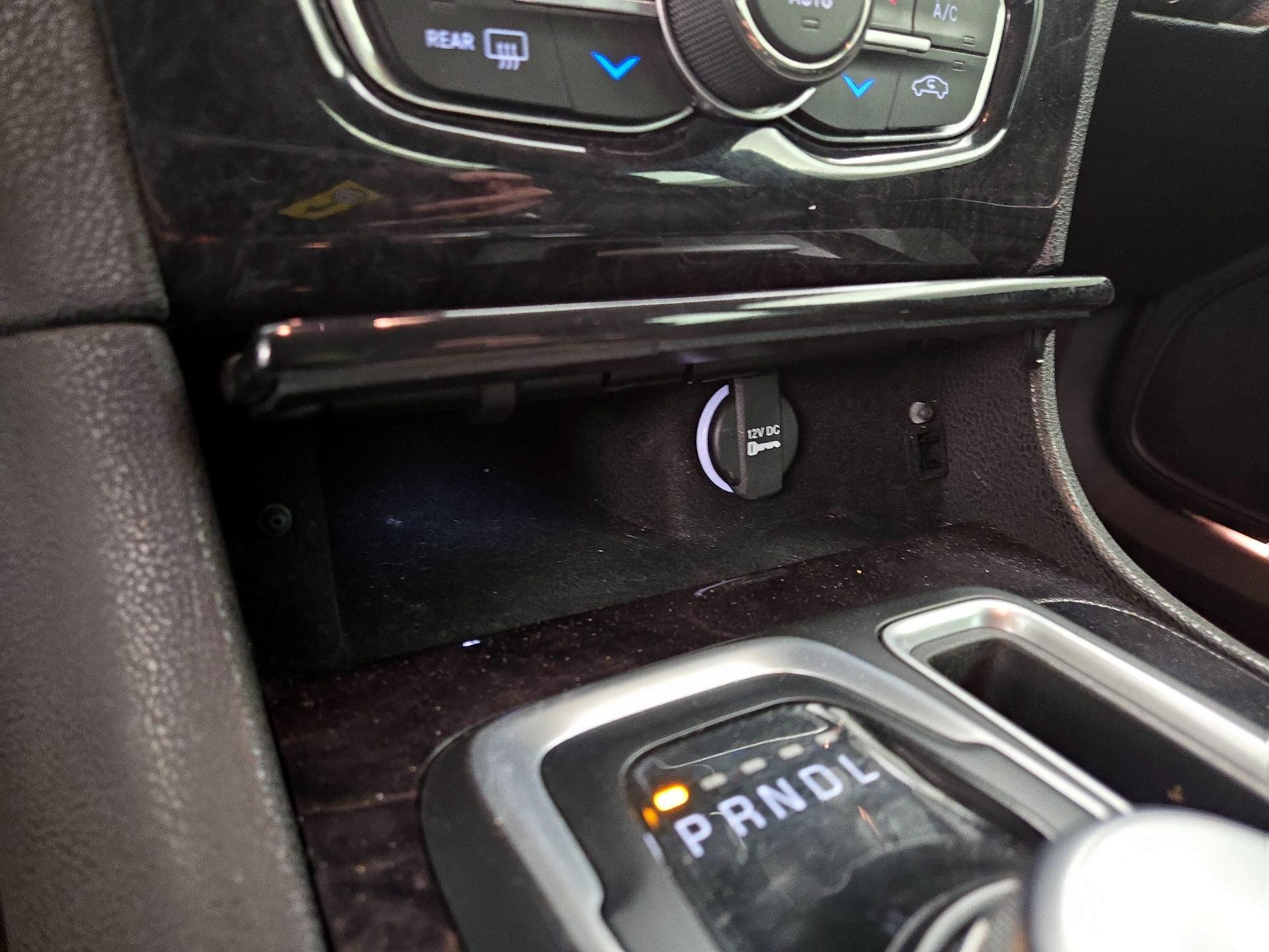 Thumbnail: 2019 Chrysler 300 - 19