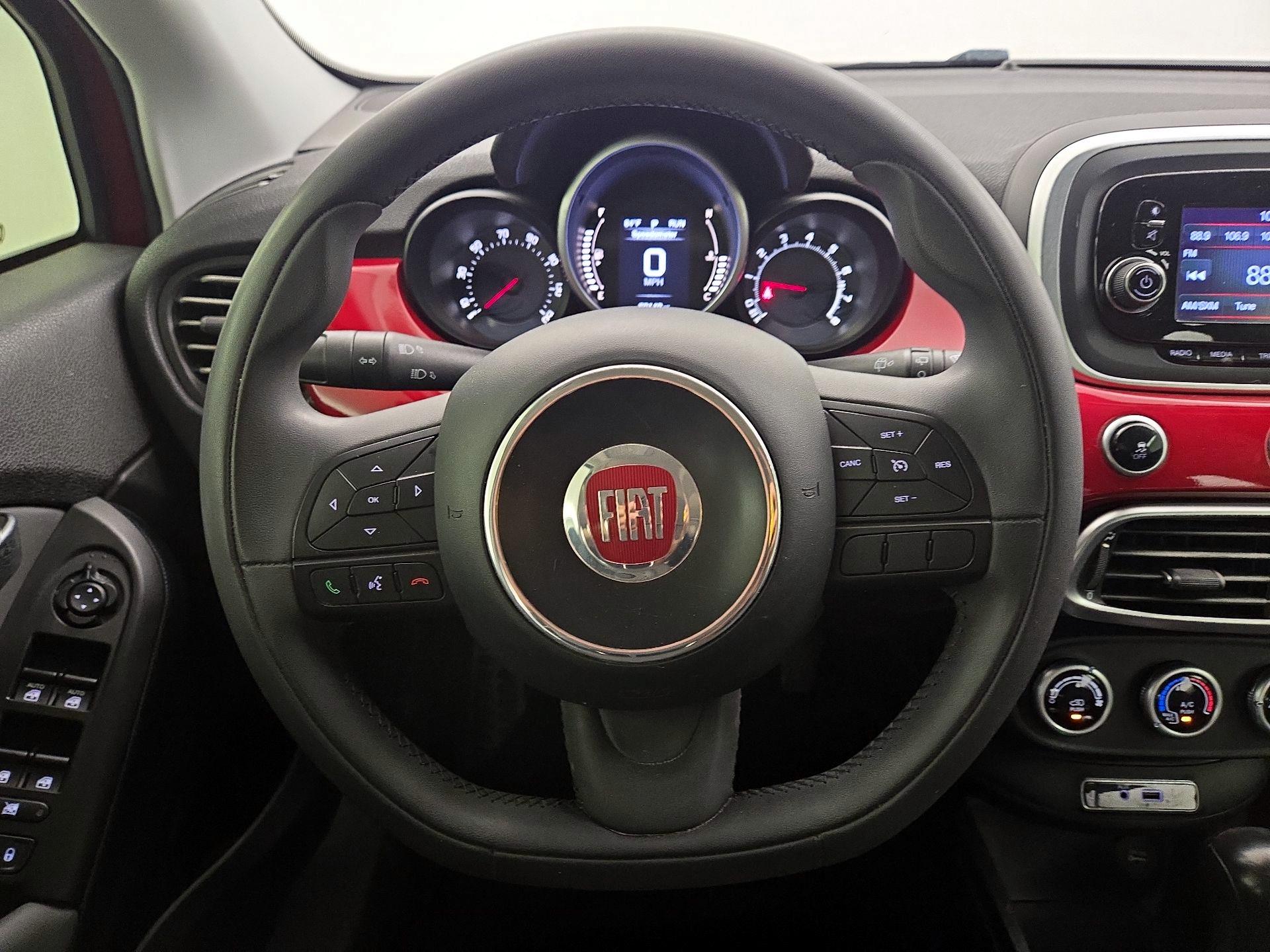 Thumbnail: 2016 Fiat 500X - 10