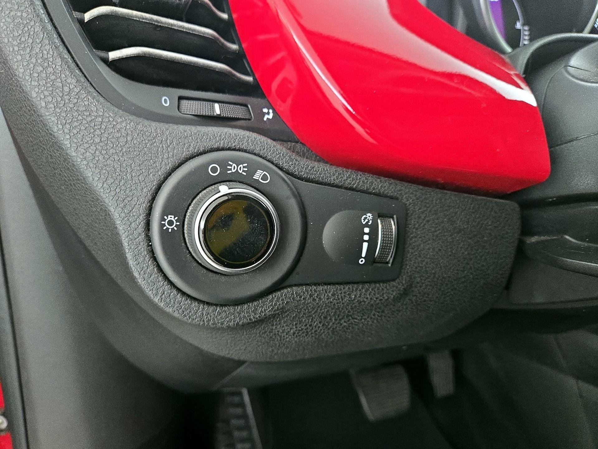 Thumbnail: 2016 Fiat 500X - 13