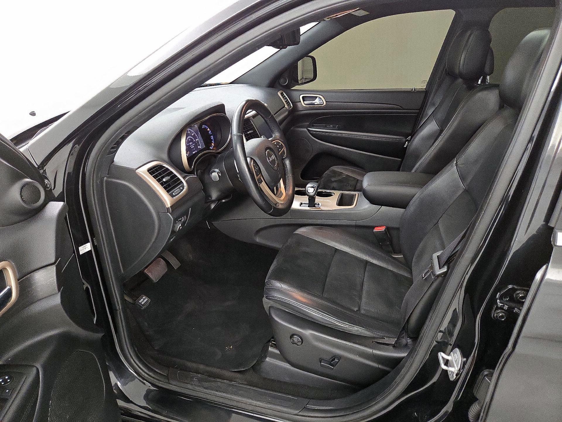 Thumbnail: 2015 Jeep Grand Cherokee - 11