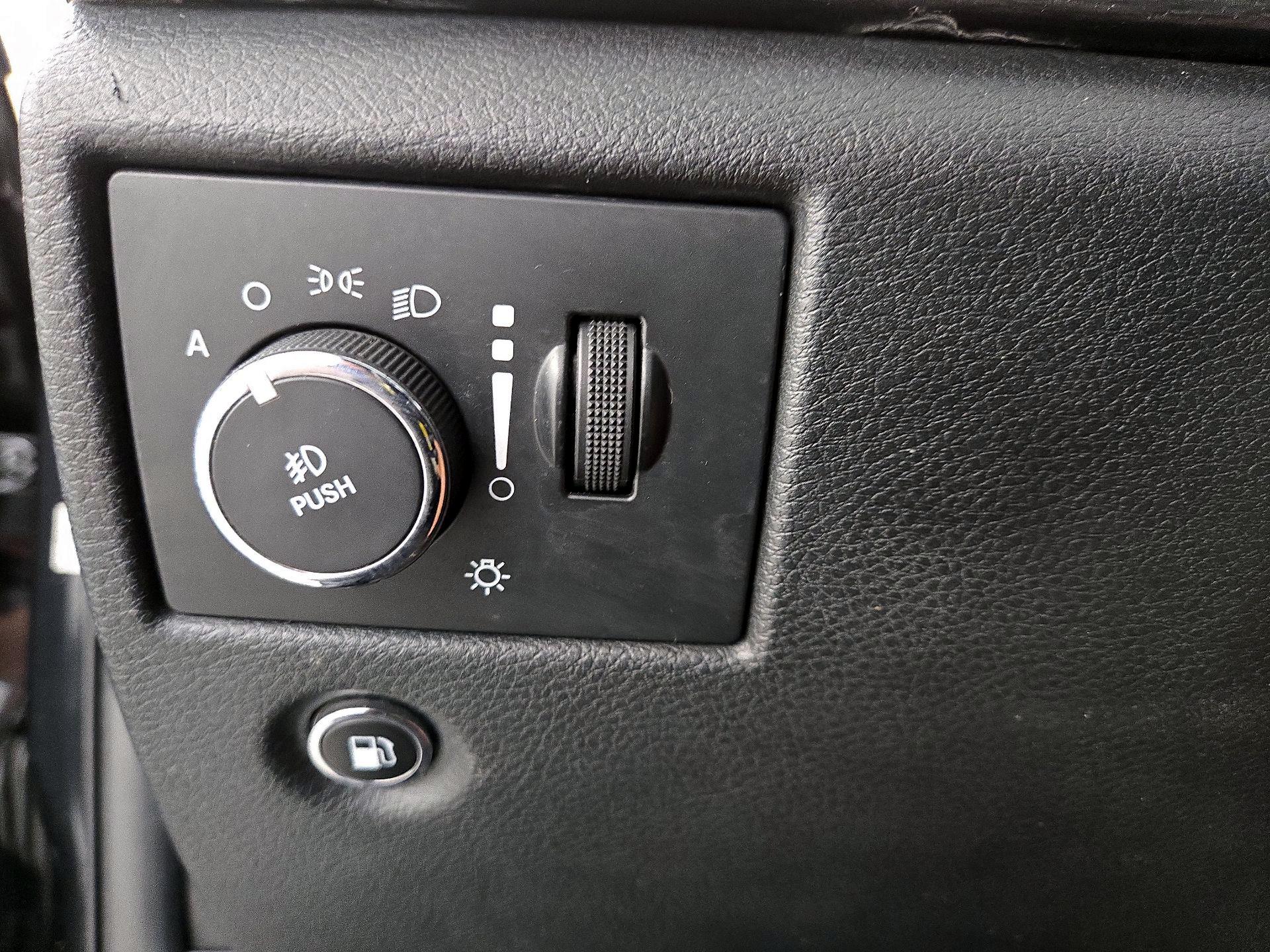 Thumbnail: 2015 Jeep Grand Cherokee - 13