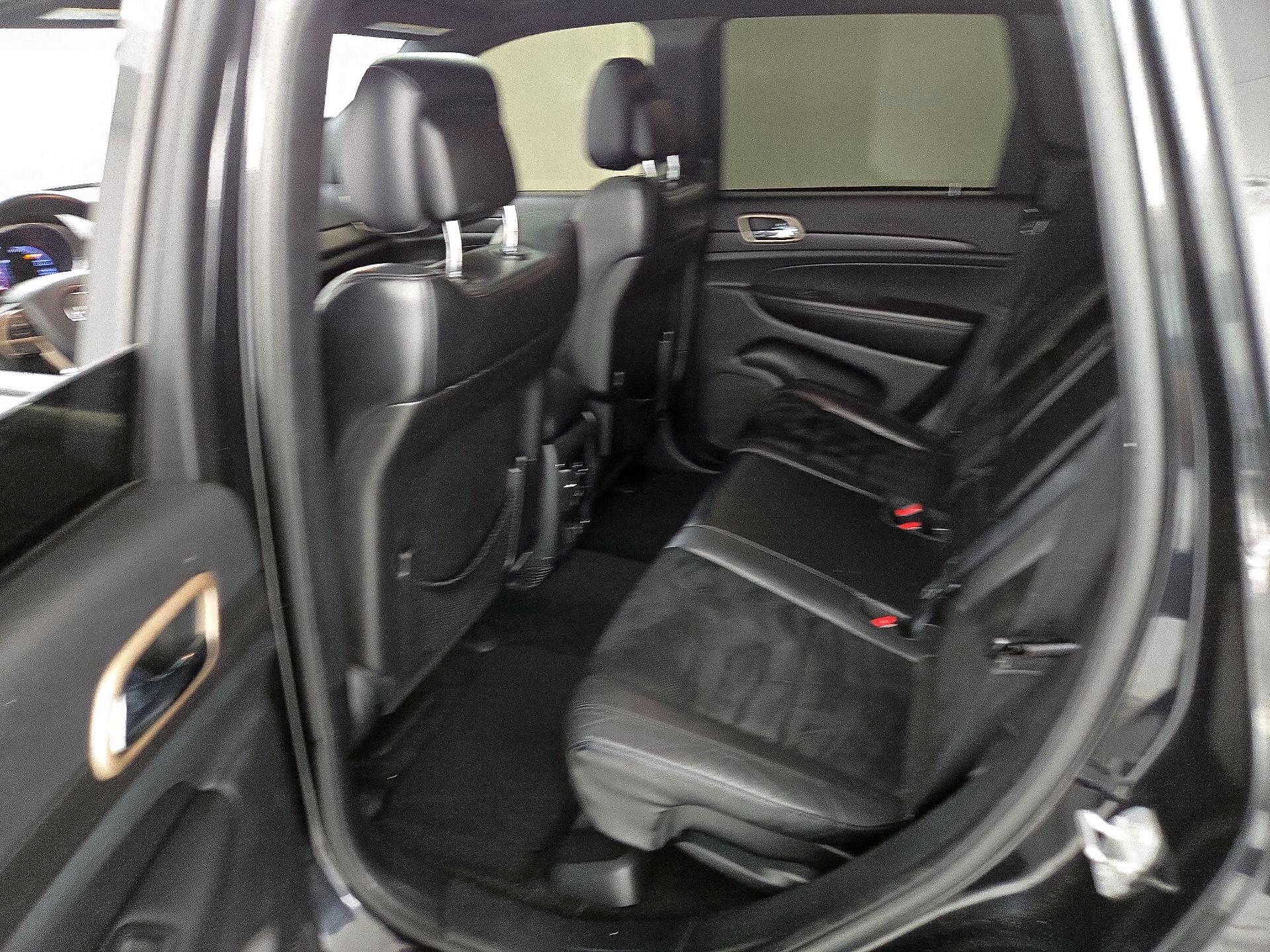 Thumbnail: 2015 Jeep Grand Cherokee - 20