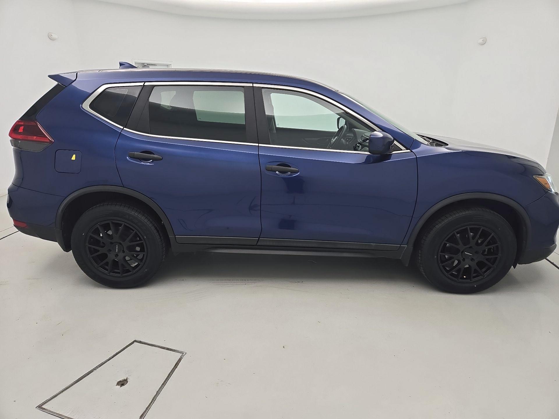 Thumbnail: 2019 Nissan Rogue - 4