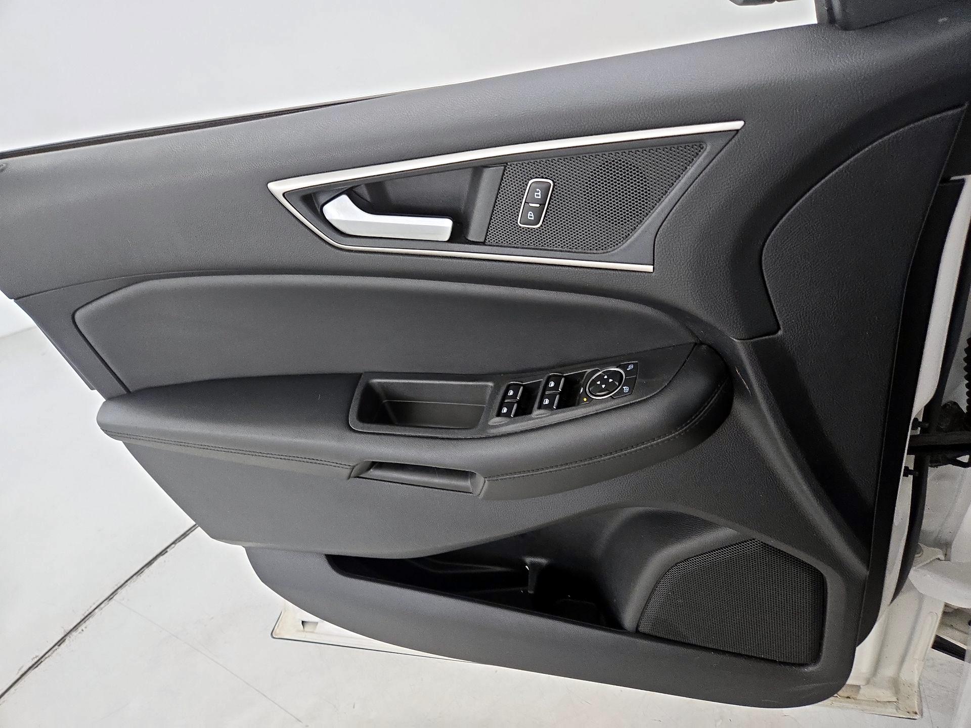 Thumbnail: 2022 Ford Edge - 12