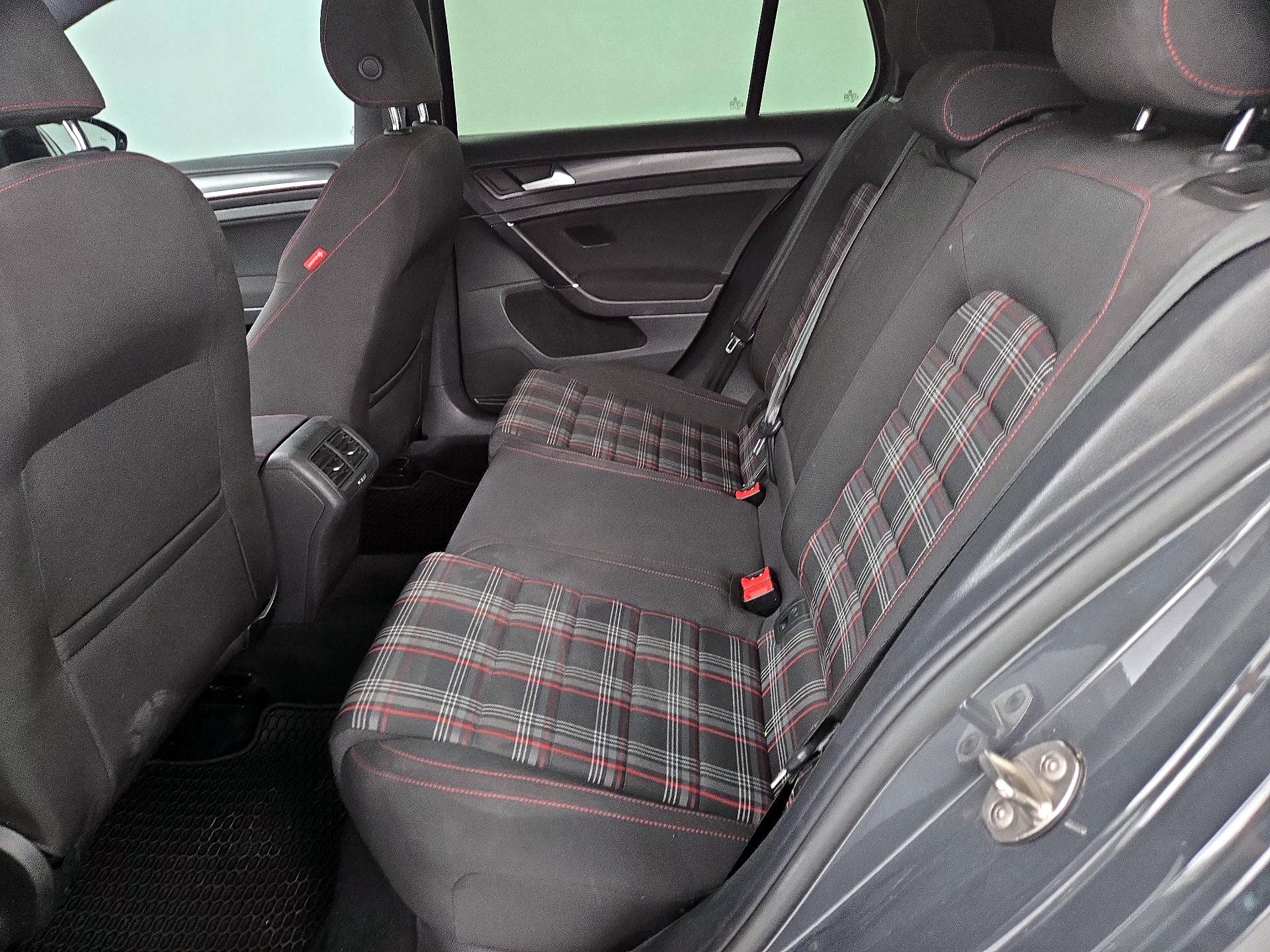 Thumbnail: 2019 Volkswagen Golf - 19