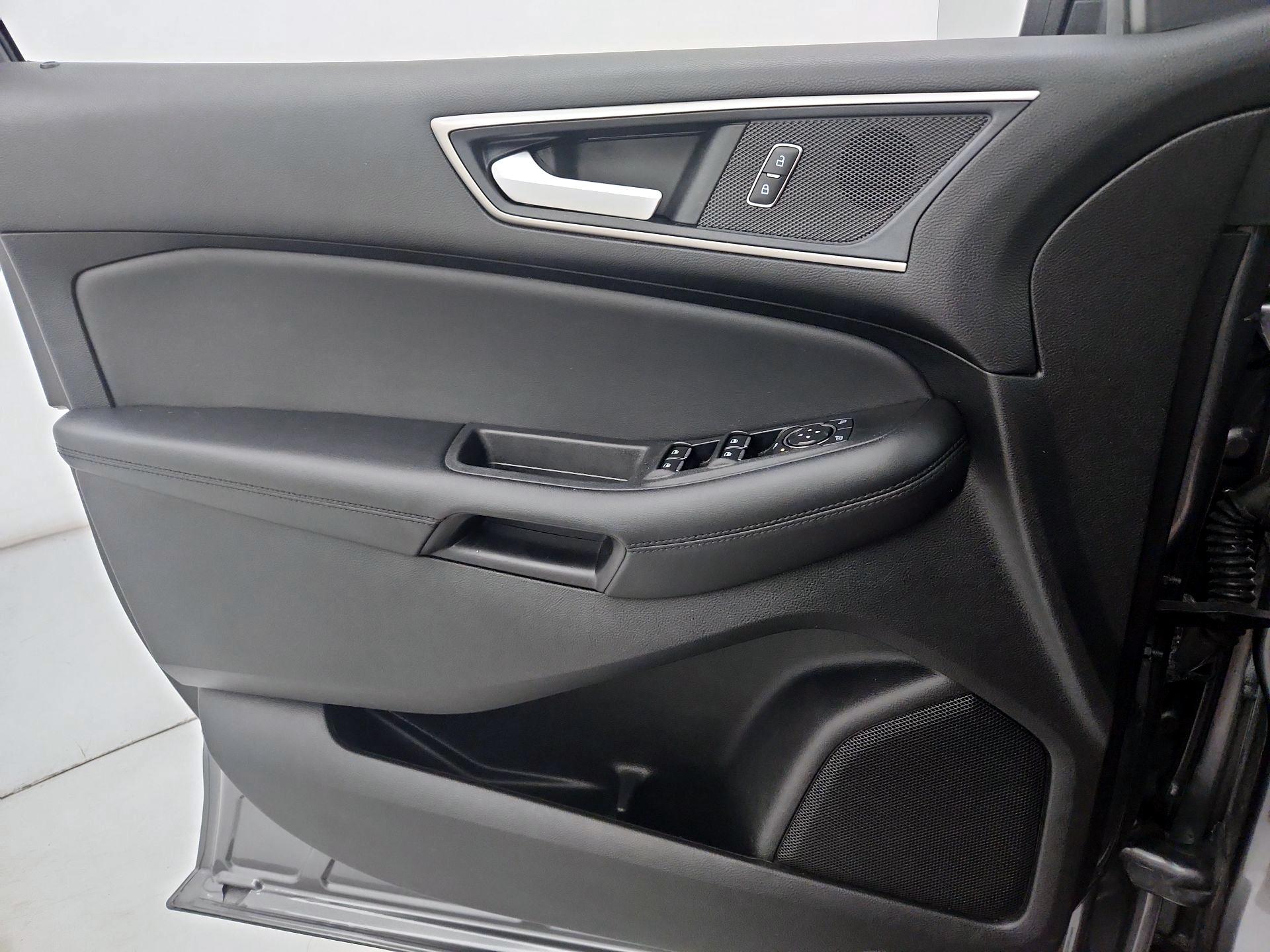 Thumbnail: 2022 Ford Edge - 12