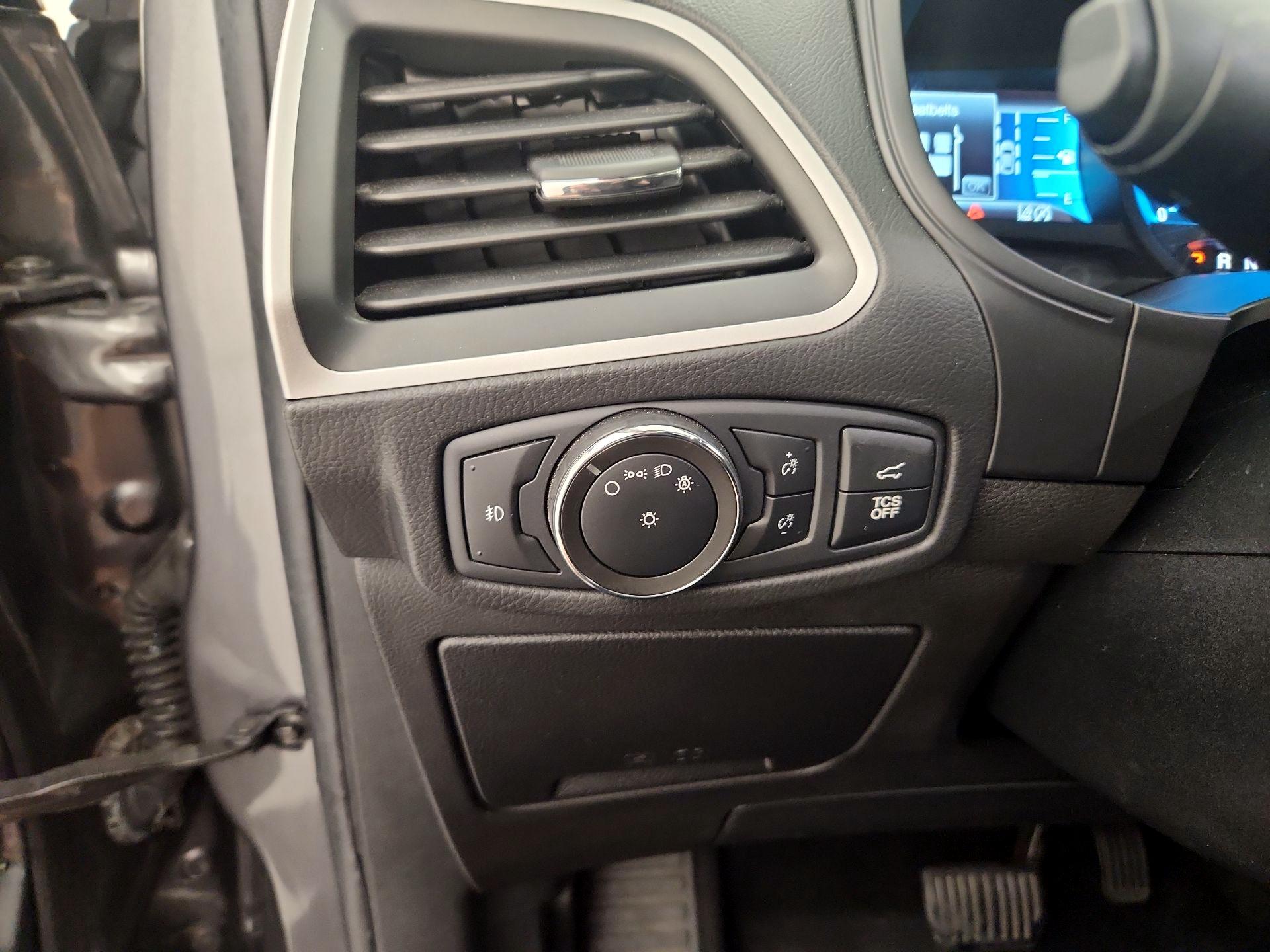 Thumbnail: 2022 Ford Edge - 13