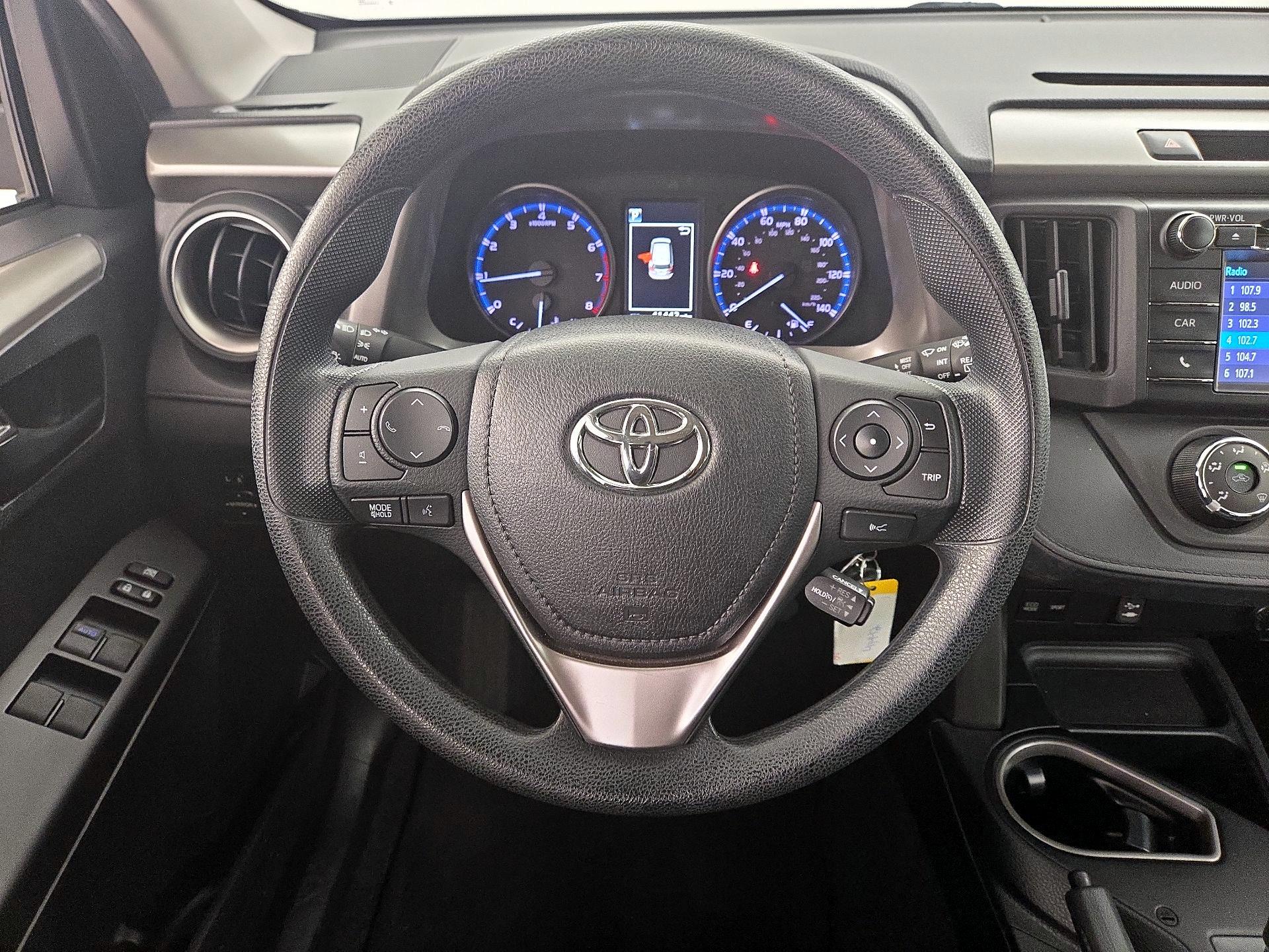 Thumbnail: 2018 Toyota RAV4 - 10