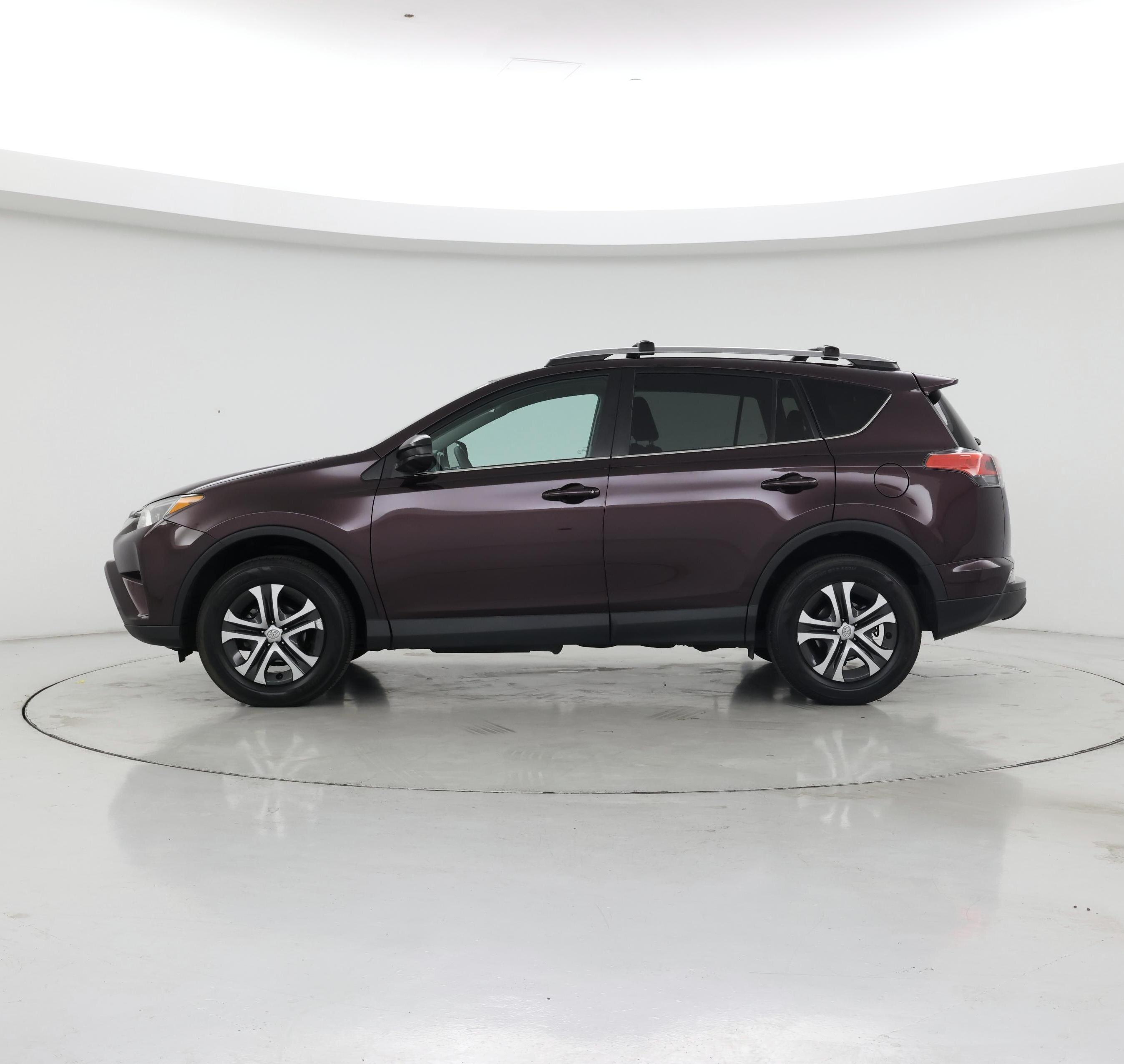 Thumbnail: 2018 Toyota RAV4 - 3