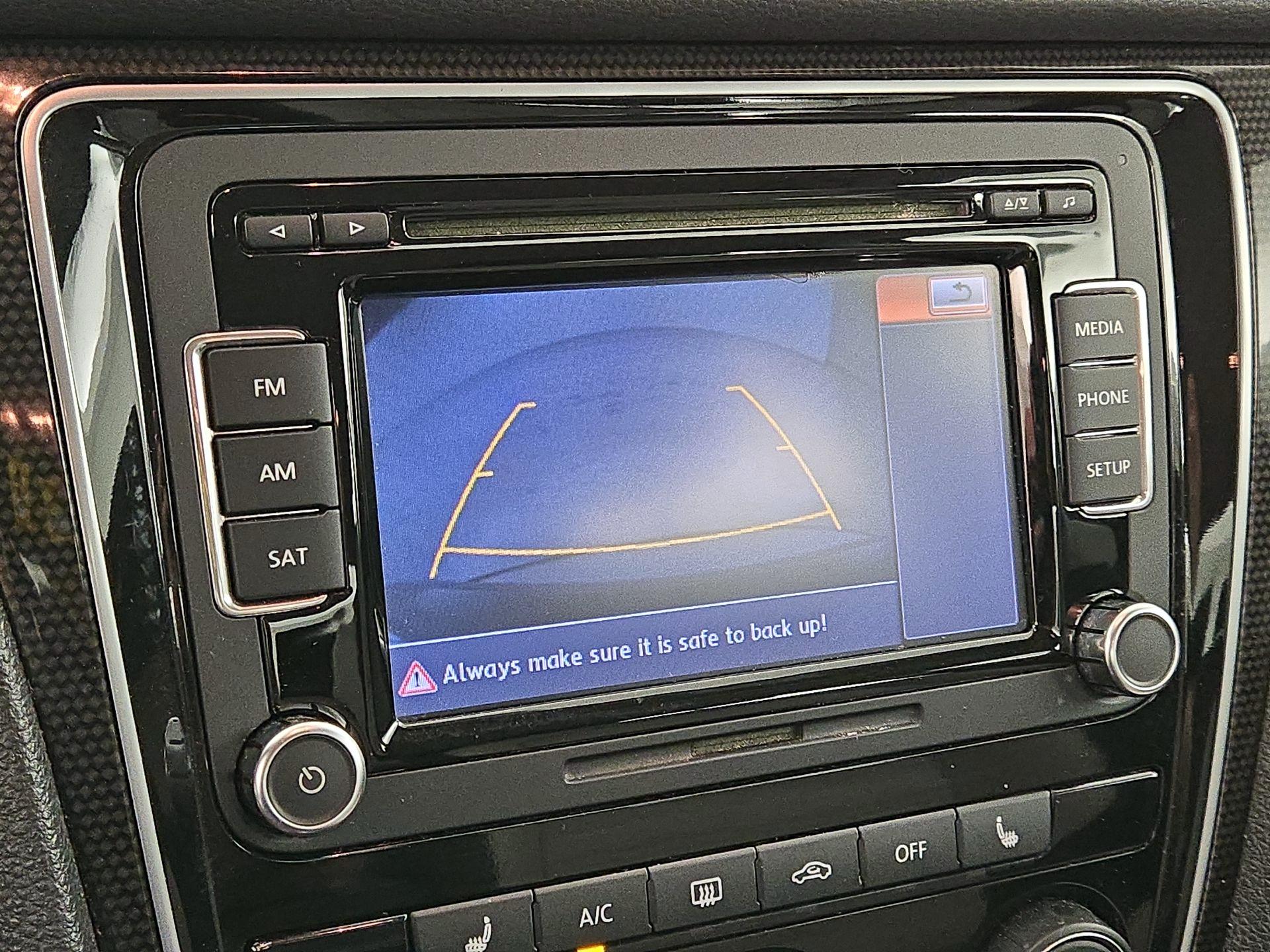 Thumbnail: 2015 Volkswagen Passat - 14