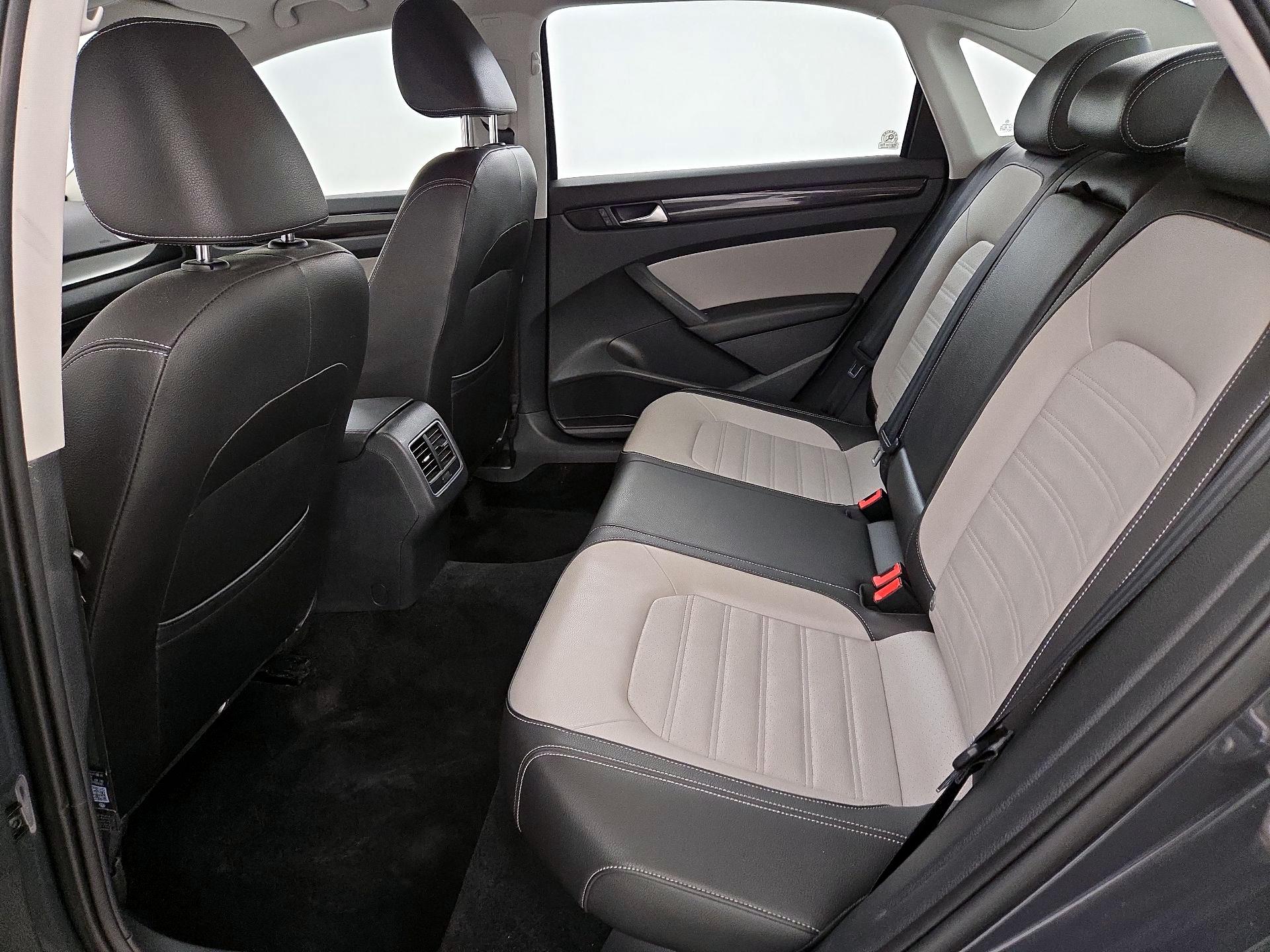 Thumbnail: 2015 Volkswagen Passat - 19