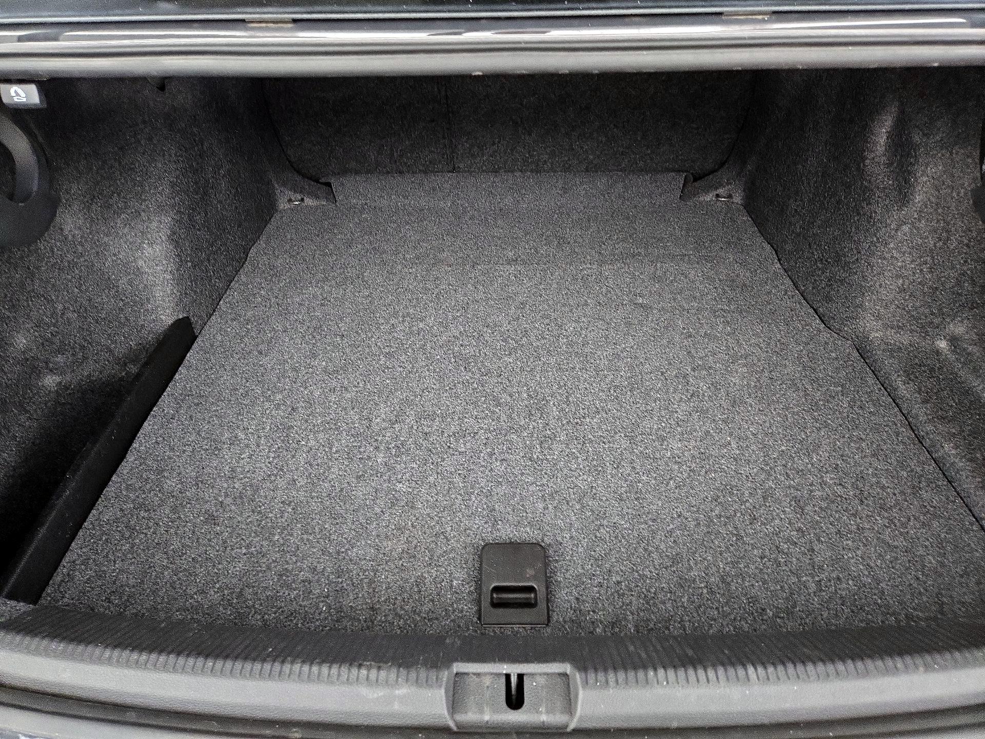 Thumbnail: 2015 Volkswagen Passat - 20