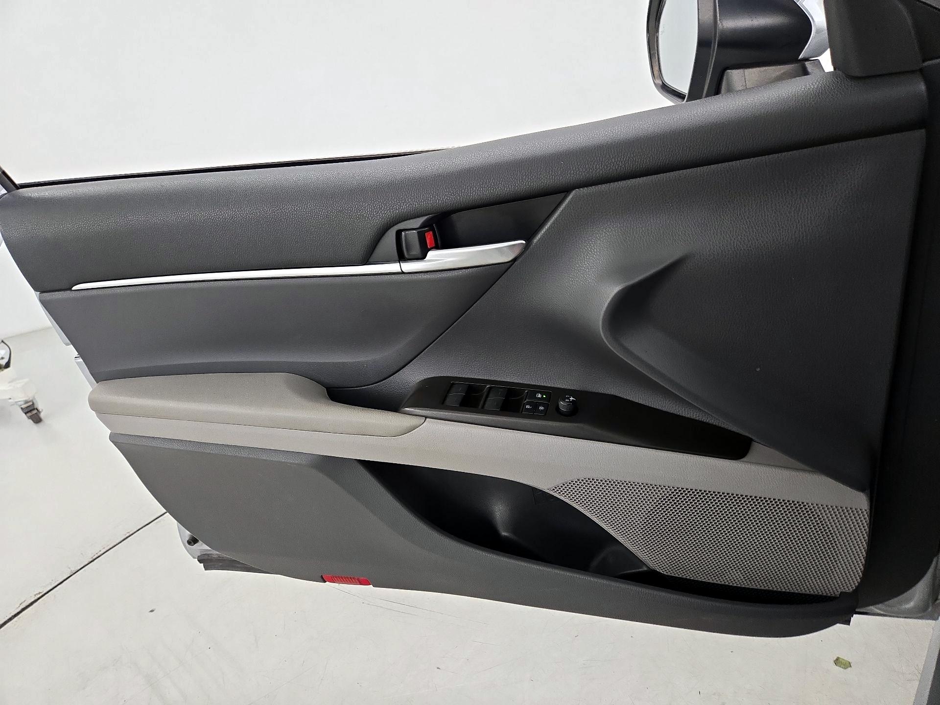 Thumbnail: 2021 Toyota Camry - 12