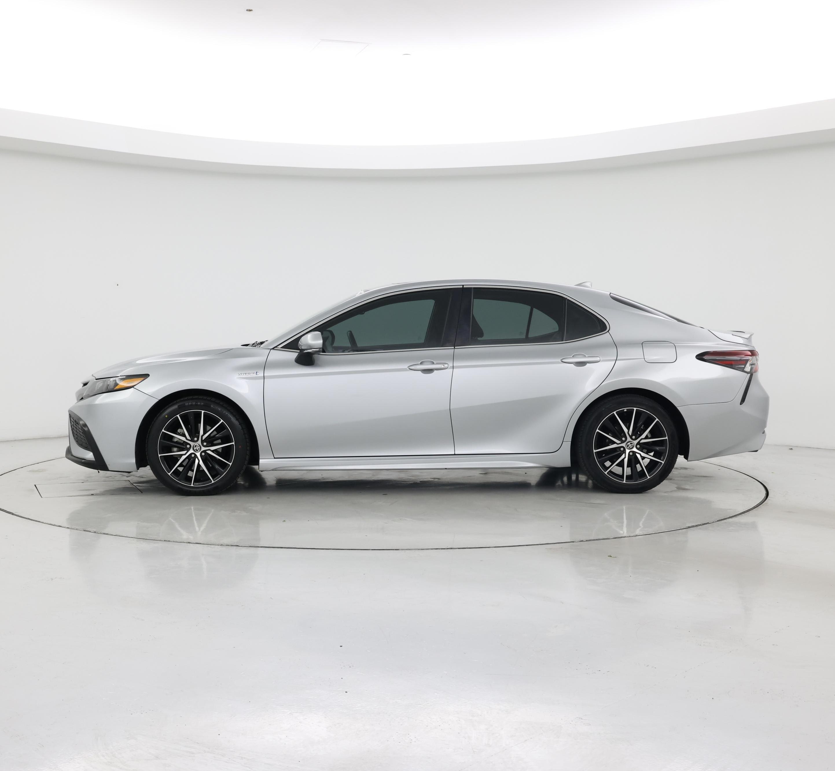 Thumbnail: 2021 Toyota Camry - 3