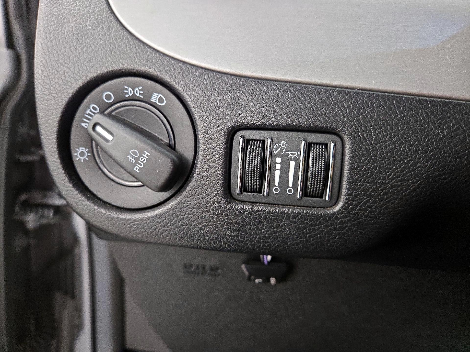 Thumbnail: 2019 Dodge Grand Caravan - 13