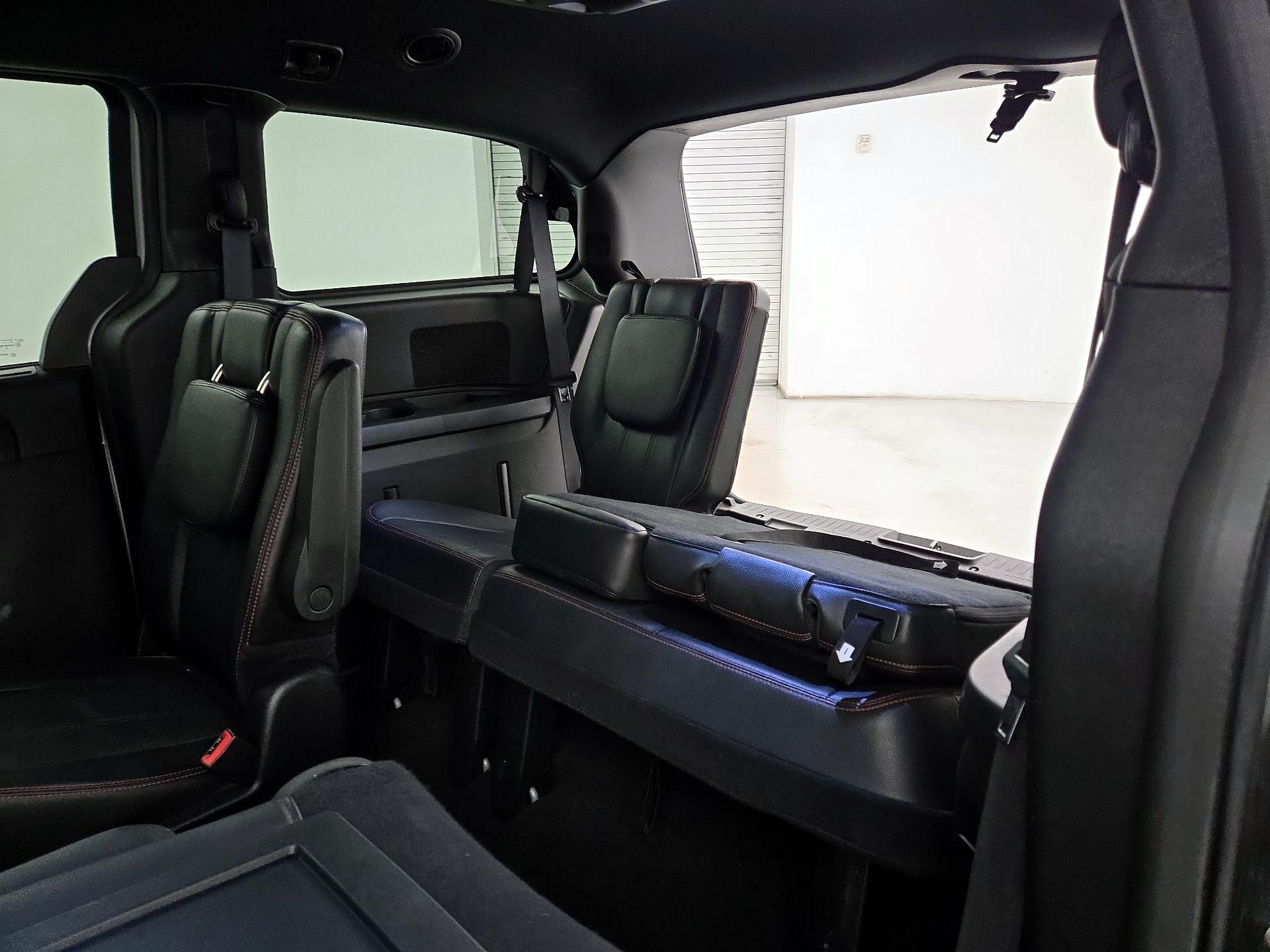 Thumbnail: 2019 Dodge Grand Caravan - 19