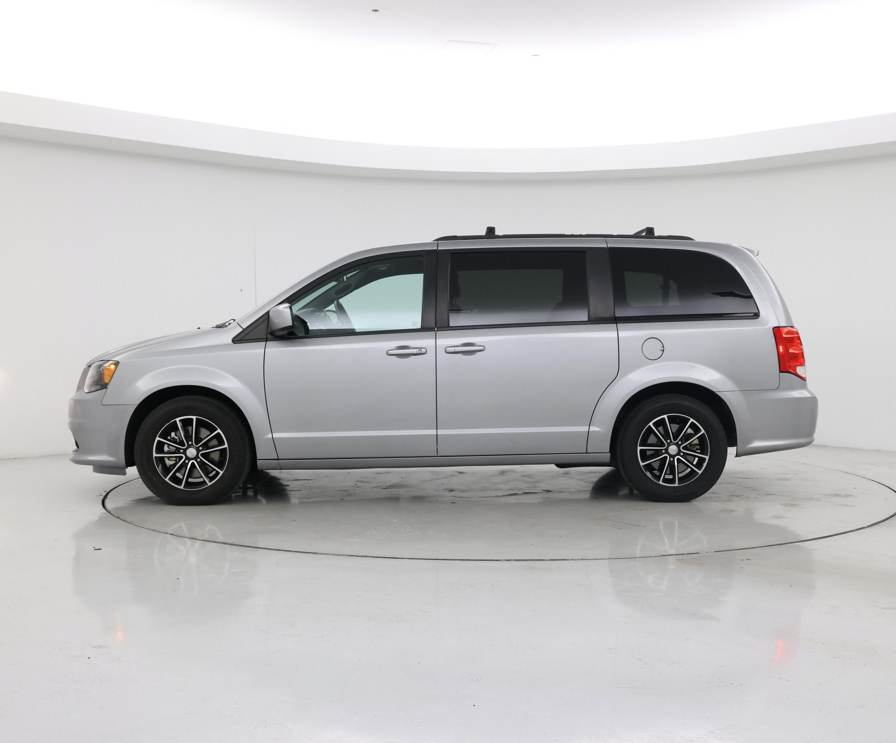 Thumbnail: 2019 Dodge Grand Caravan - 3