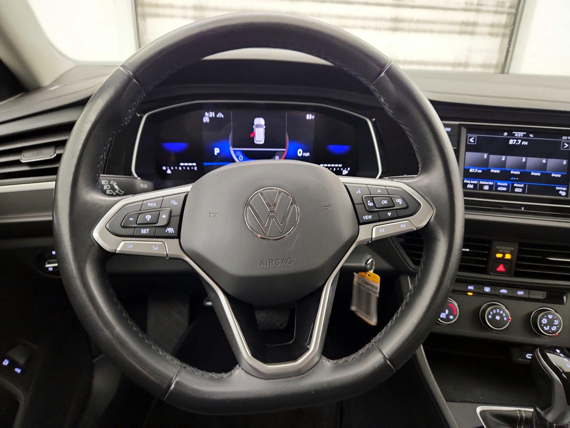 Thumbnail: 2024 Volkswagen Jetta - 10