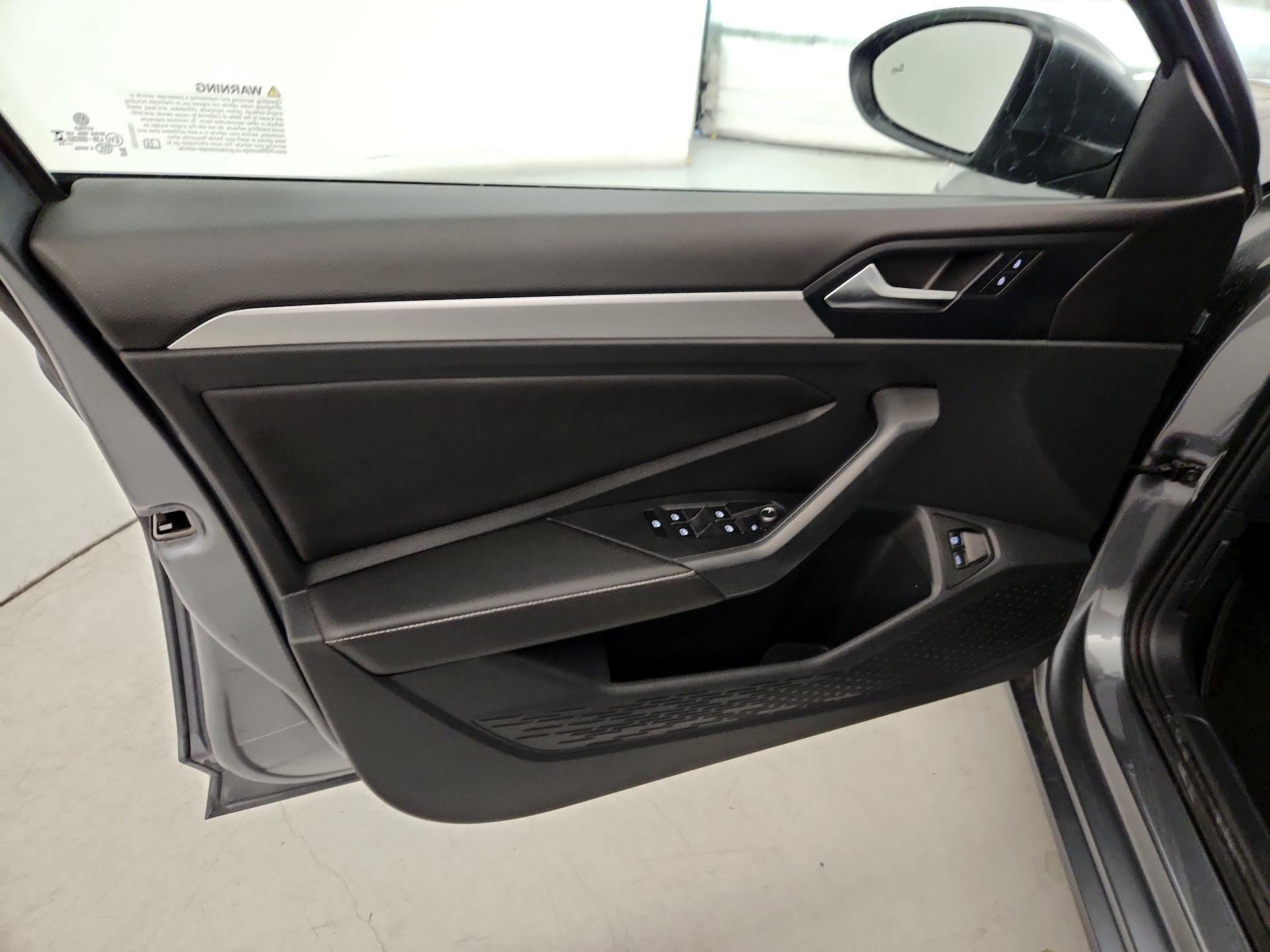 Thumbnail: 2024 Volkswagen Jetta - 12