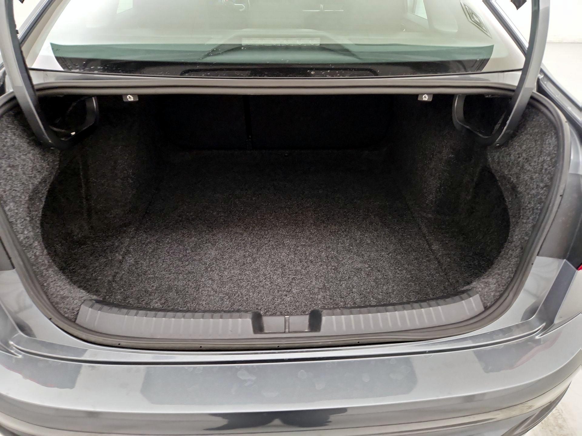 Thumbnail: 2024 Volkswagen Jetta - 20