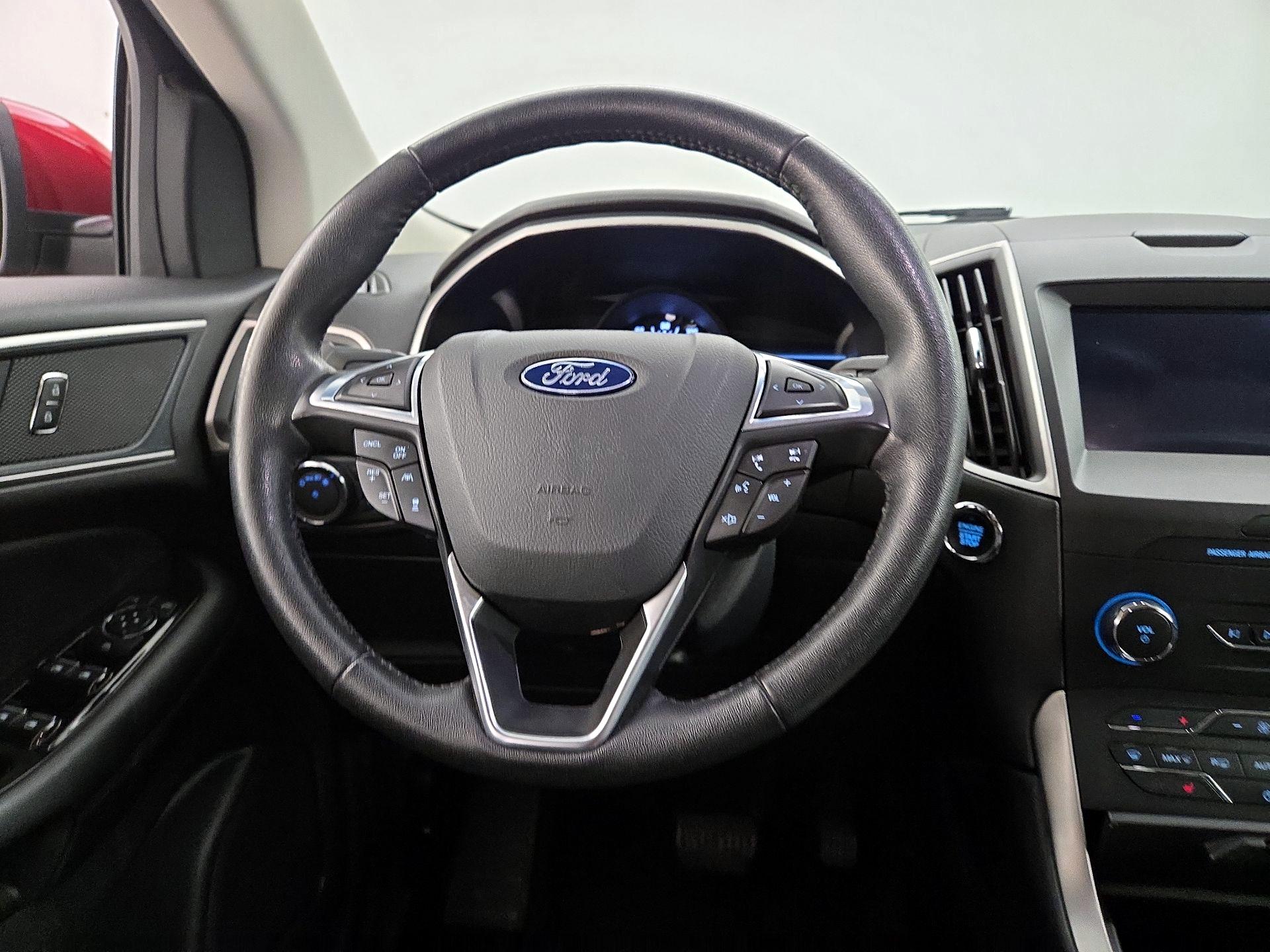 Thumbnail: 2019 Ford Edge - 10