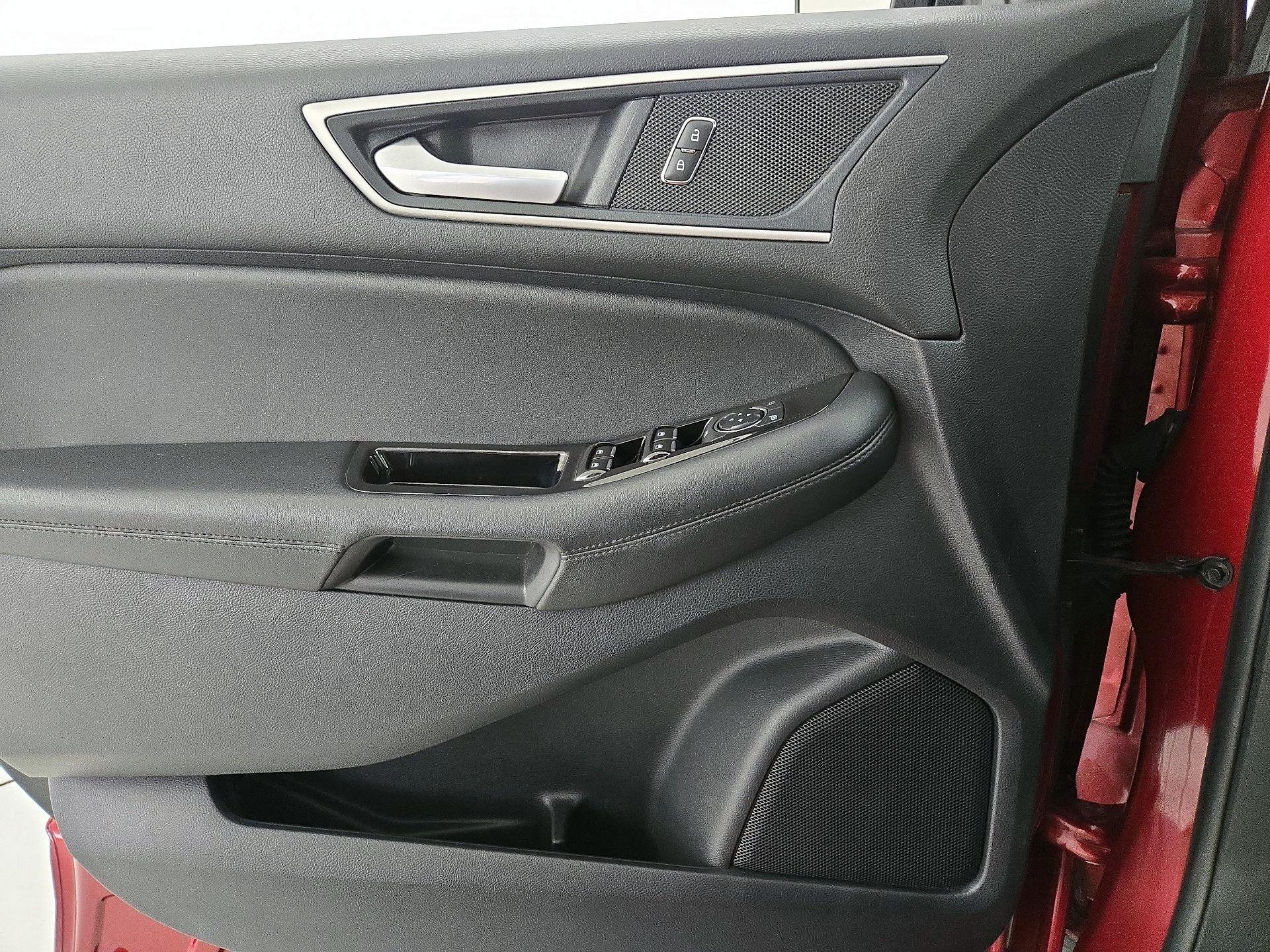 Thumbnail: 2019 Ford Edge - 12