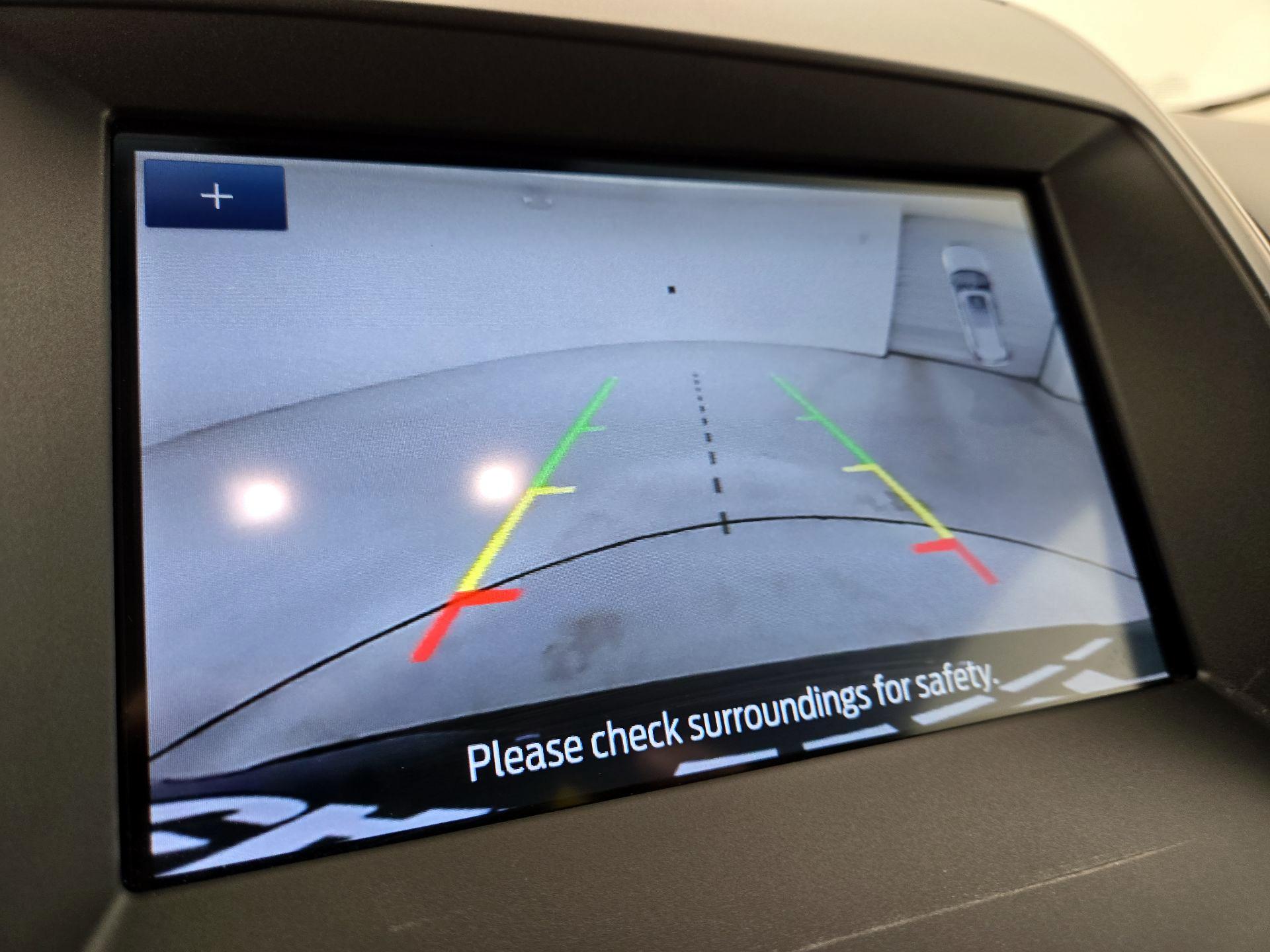 Thumbnail: 2019 Ford Edge - 15