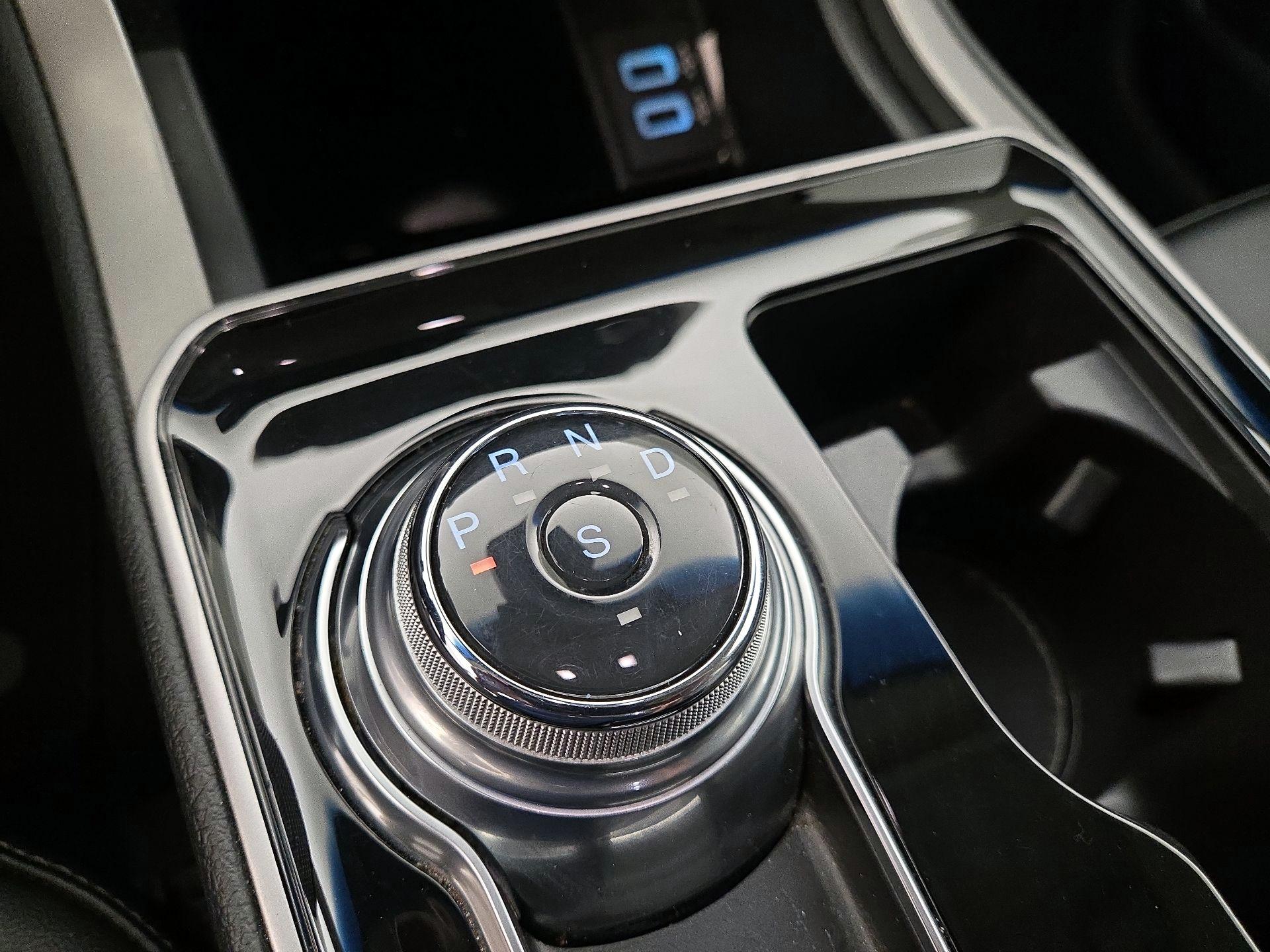 Thumbnail: 2019 Ford Edge - 18