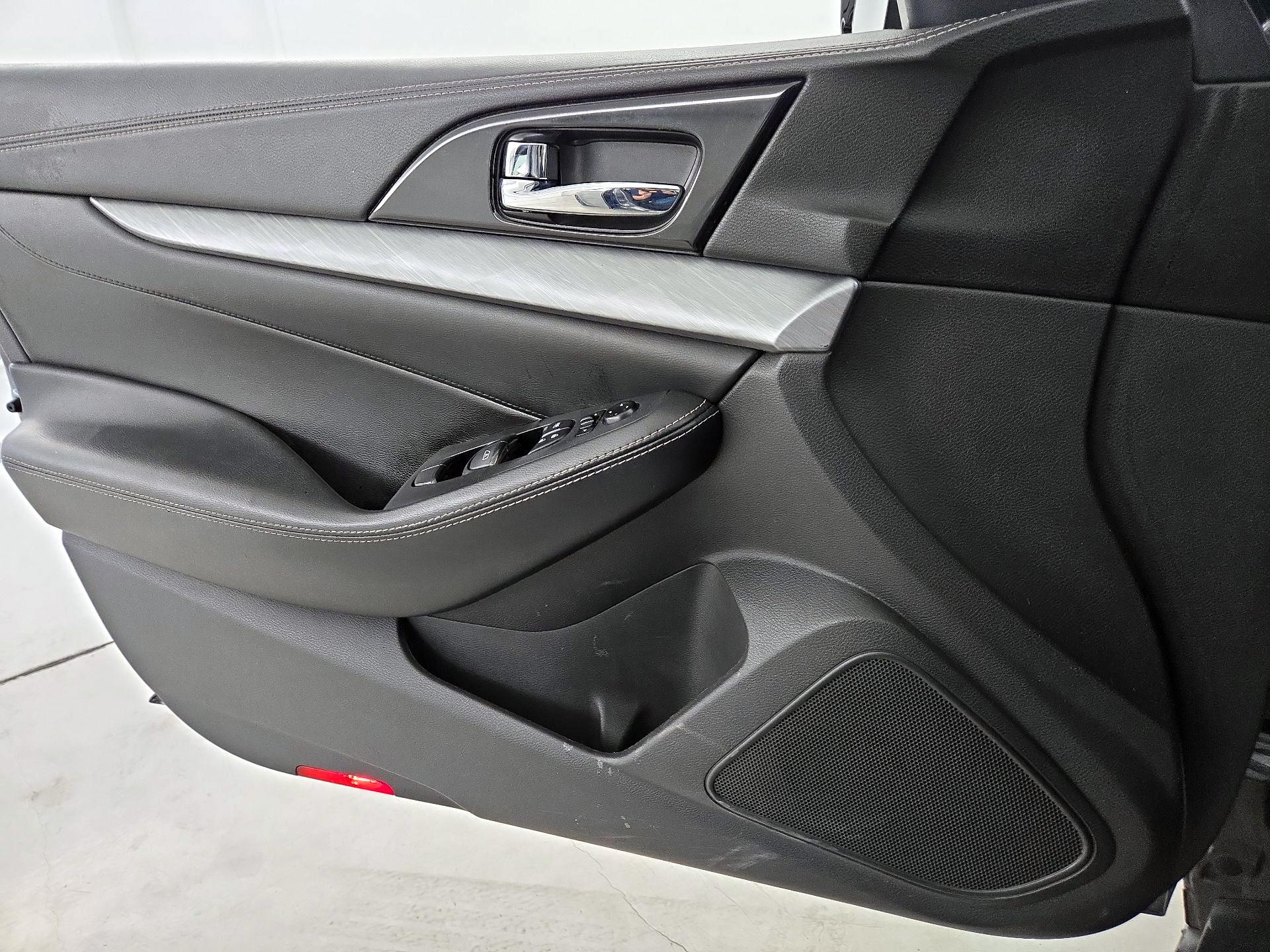 Thumbnail: 2016 Nissan Maxima - 12