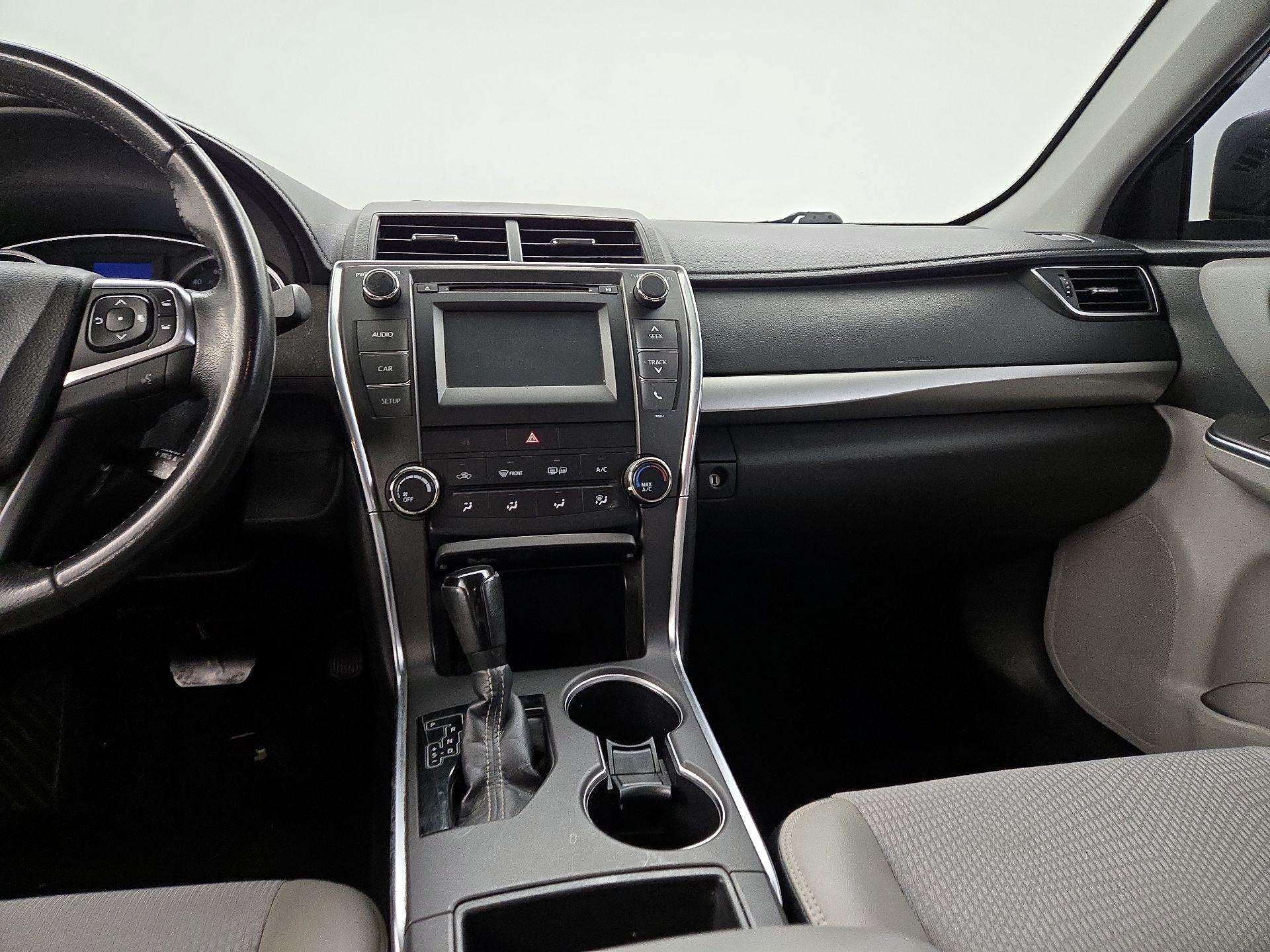 Thumbnail: 2016 Toyota Camry - 9