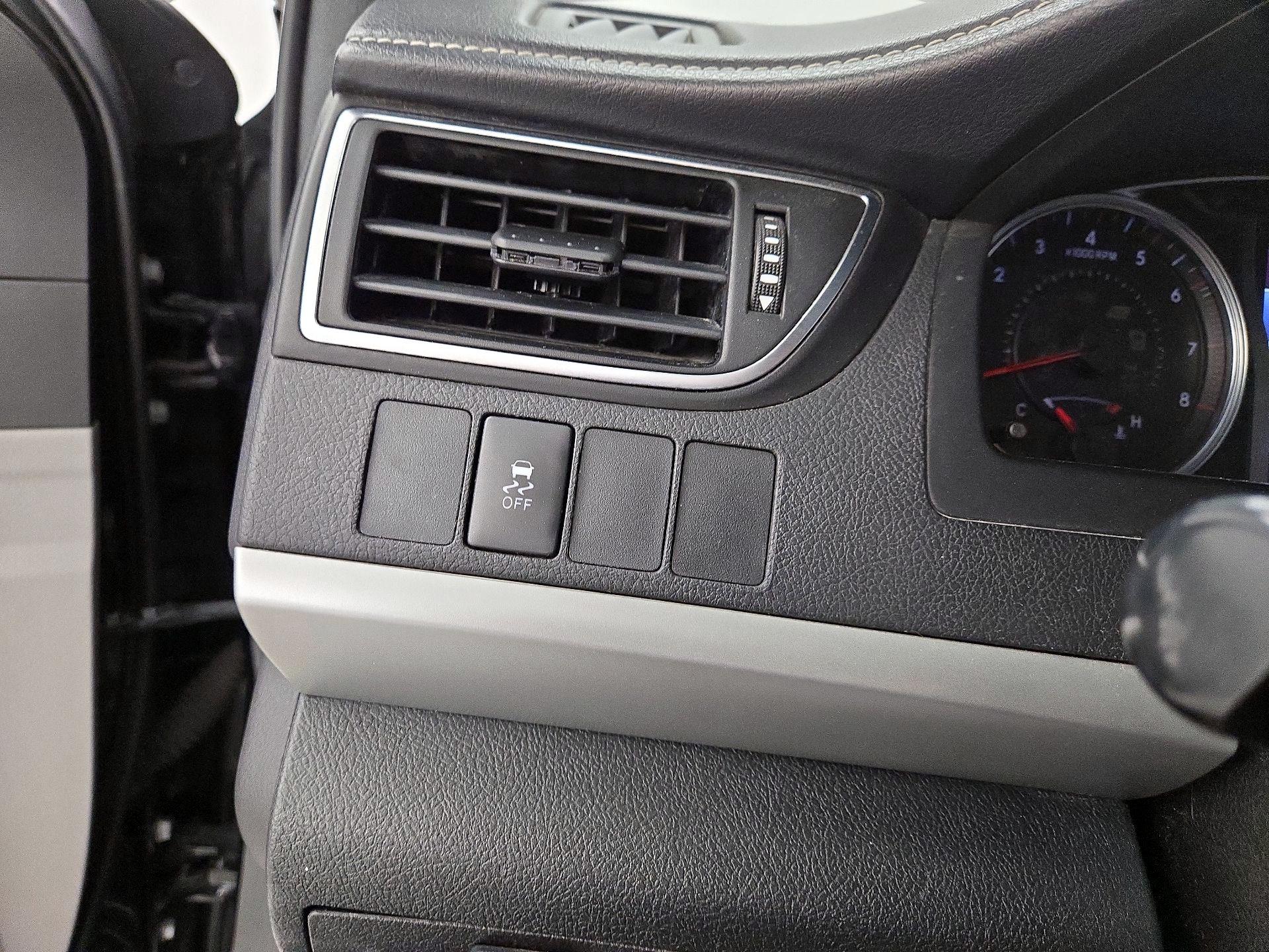 Thumbnail: 2016 Toyota Camry - 13