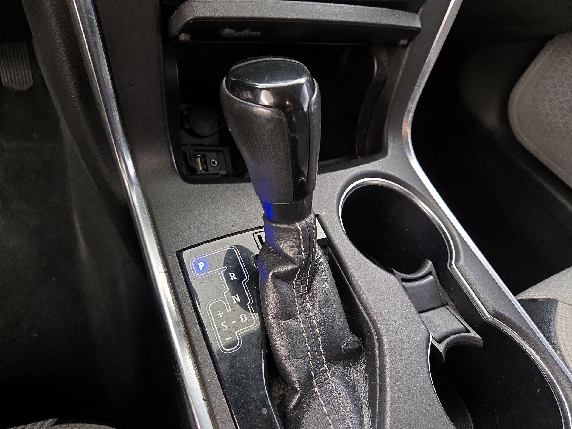 Thumbnail: 2016 Toyota Camry - 17