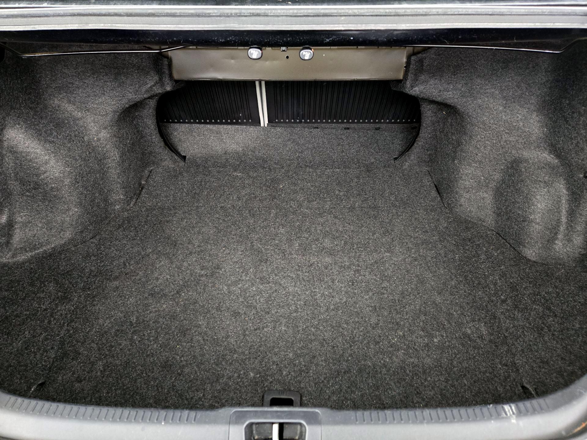 Thumbnail: 2016 Toyota Camry - 20