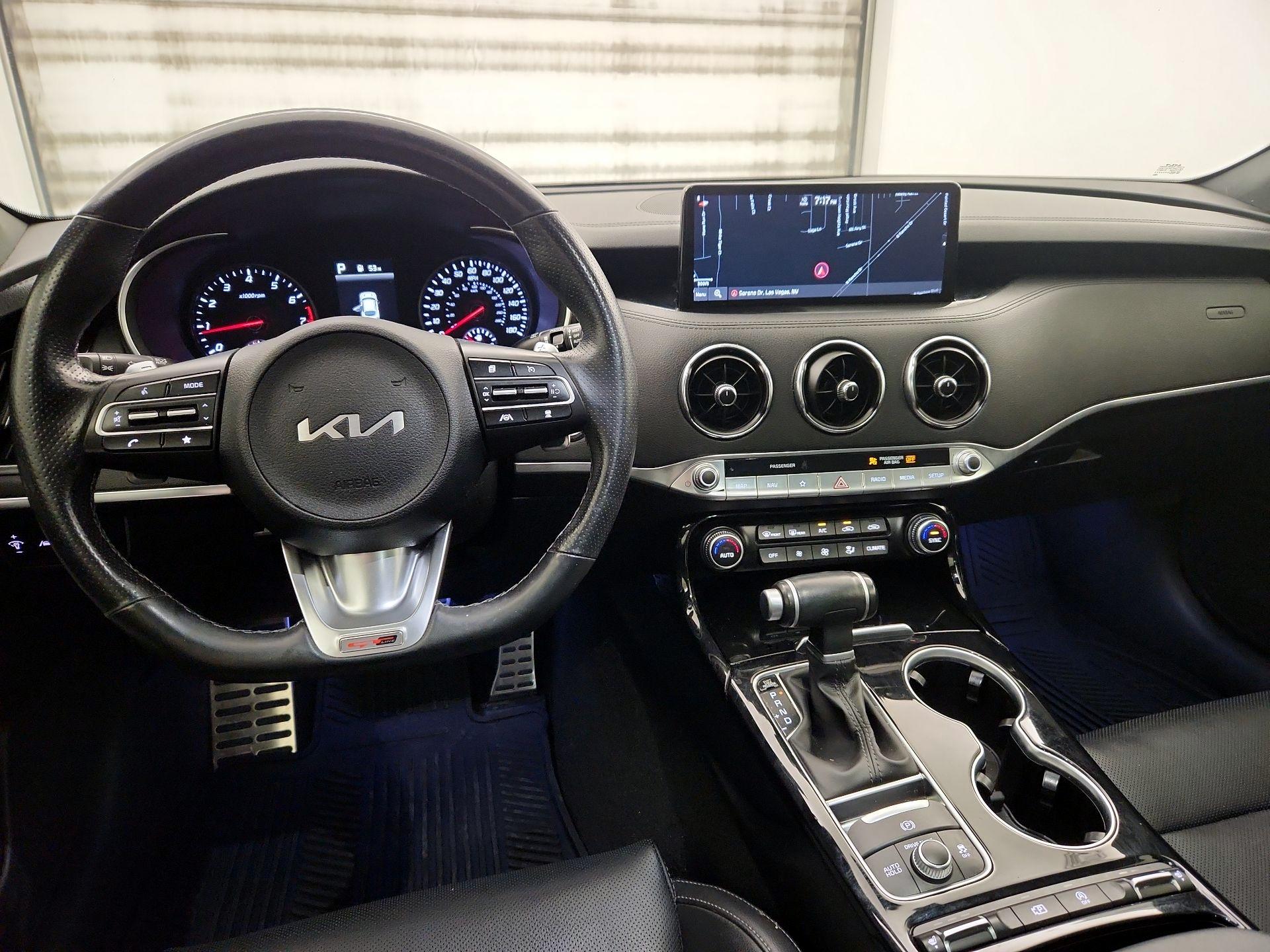 Thumbnail: 2022 Kia Stinger - 9