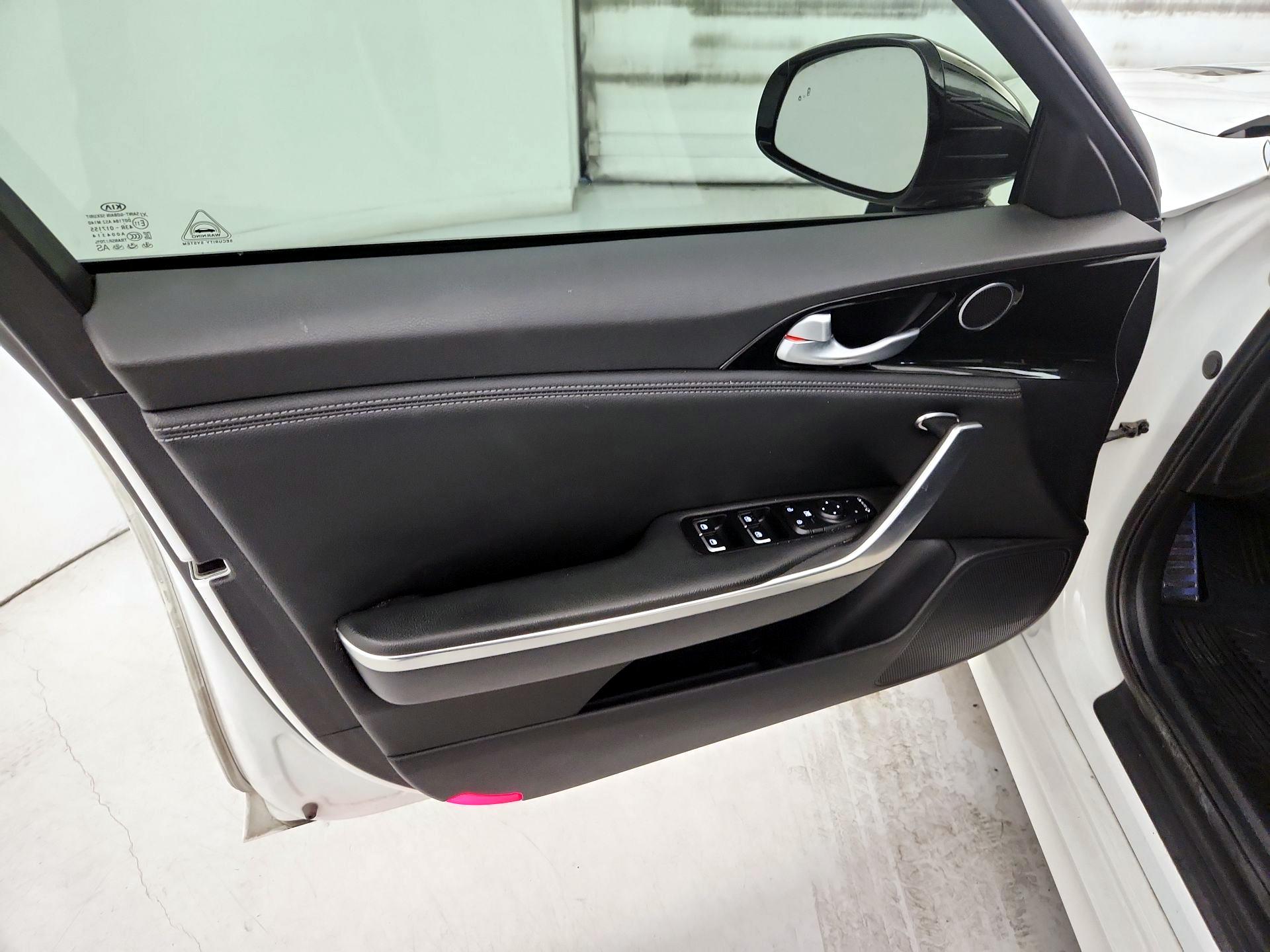 Thumbnail: 2022 Kia Stinger - 12