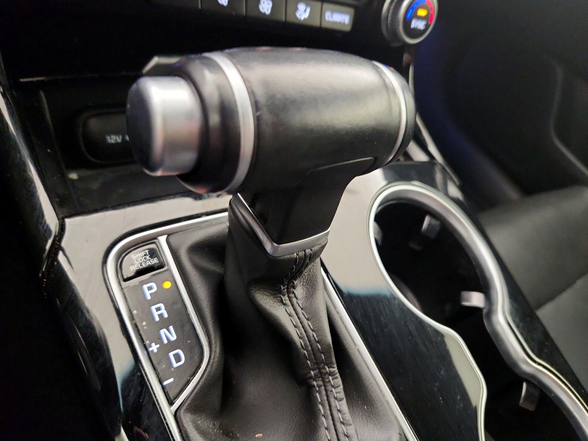 Thumbnail: 2022 Kia Stinger - 18