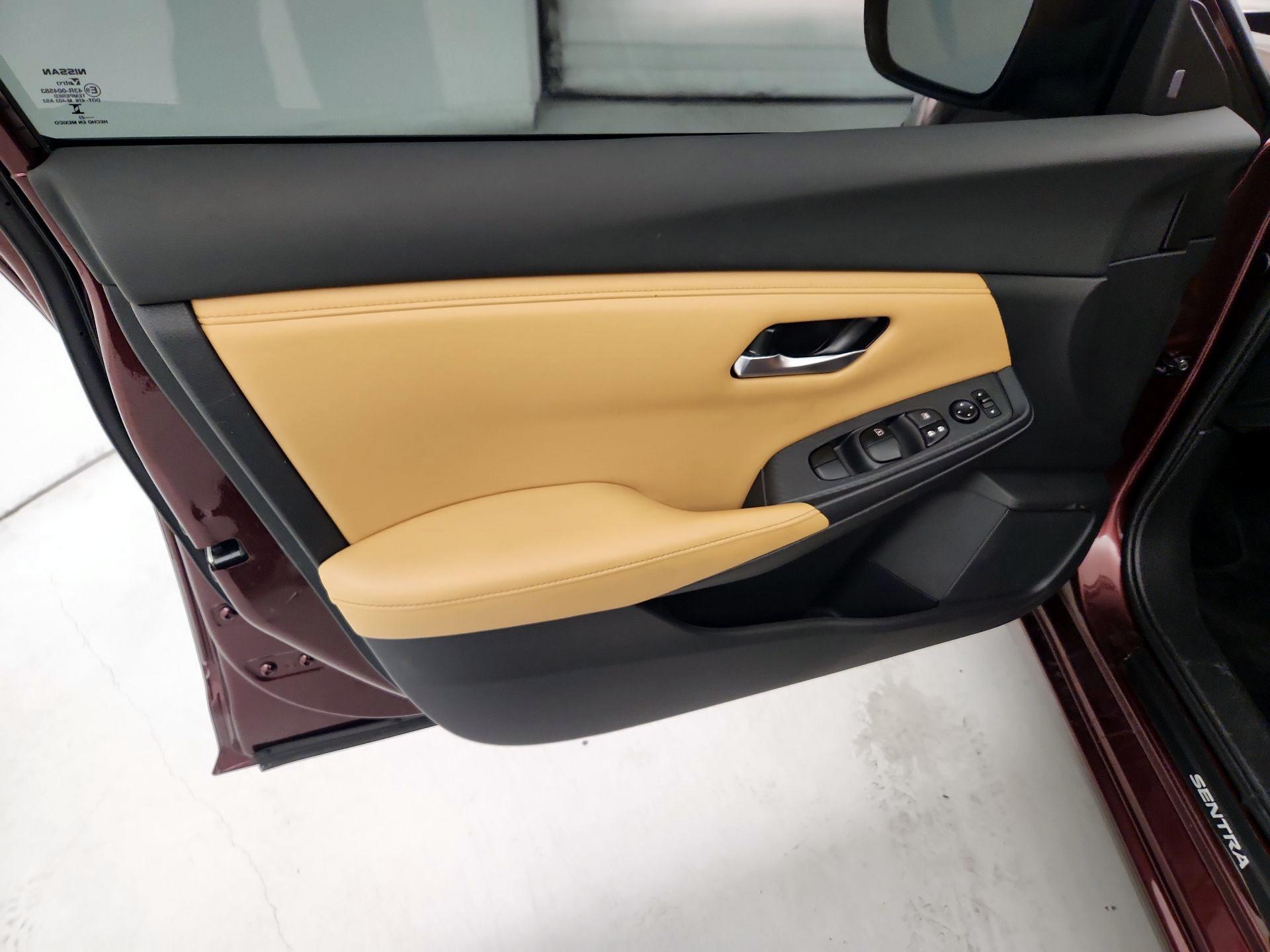 Thumbnail: 2023 Nissan Sentra - 12