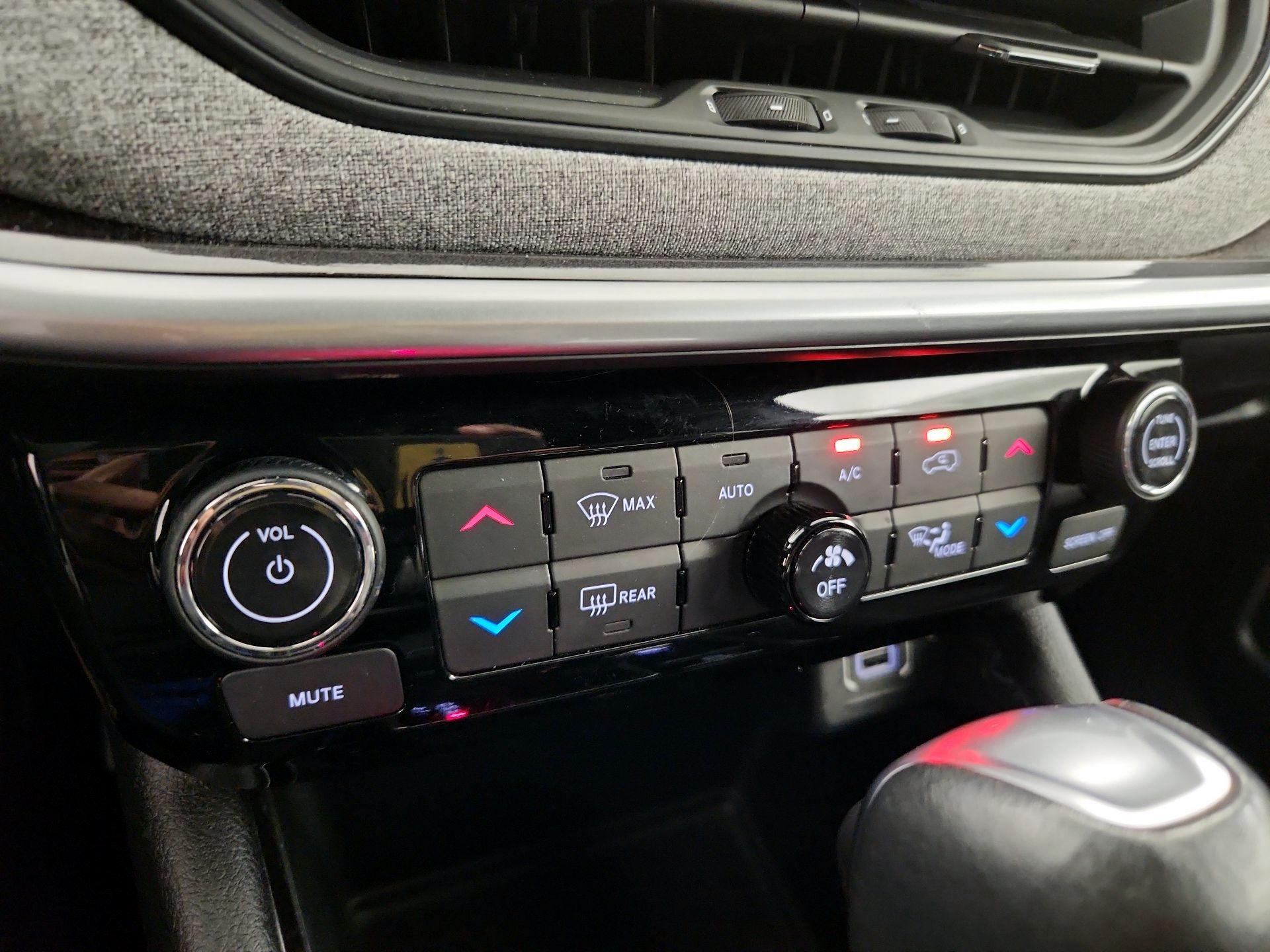 Thumbnail: 2023 Jeep Compass - 16