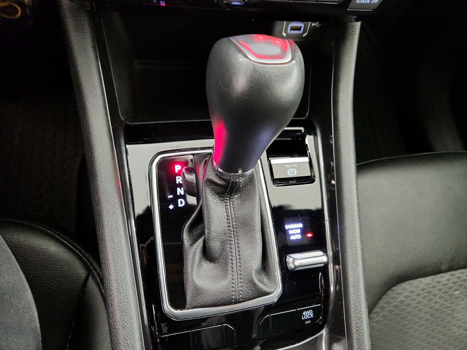 Thumbnail: 2023 Jeep Compass - 17