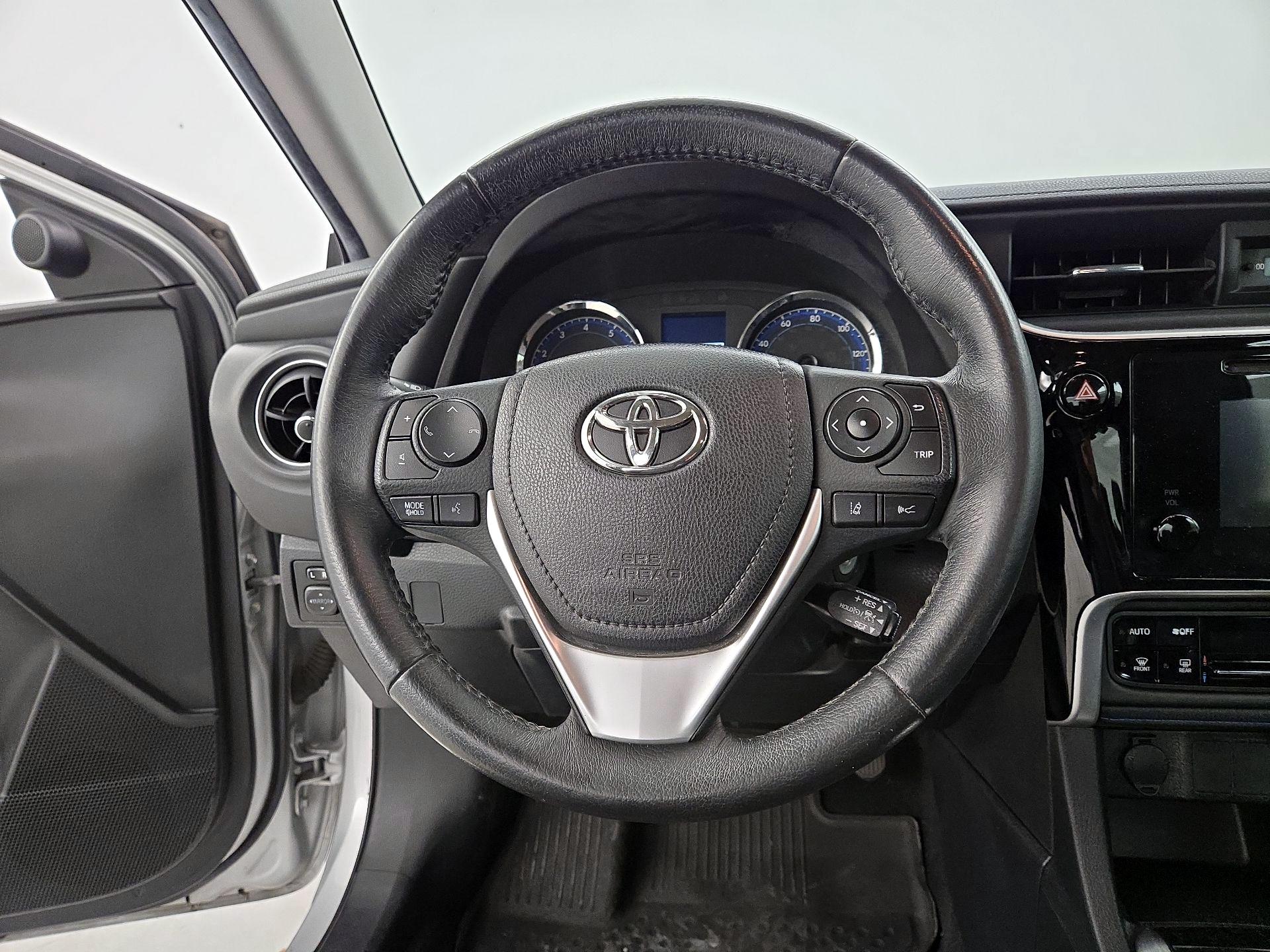 Thumbnail: 2017 Toyota Corolla - 10