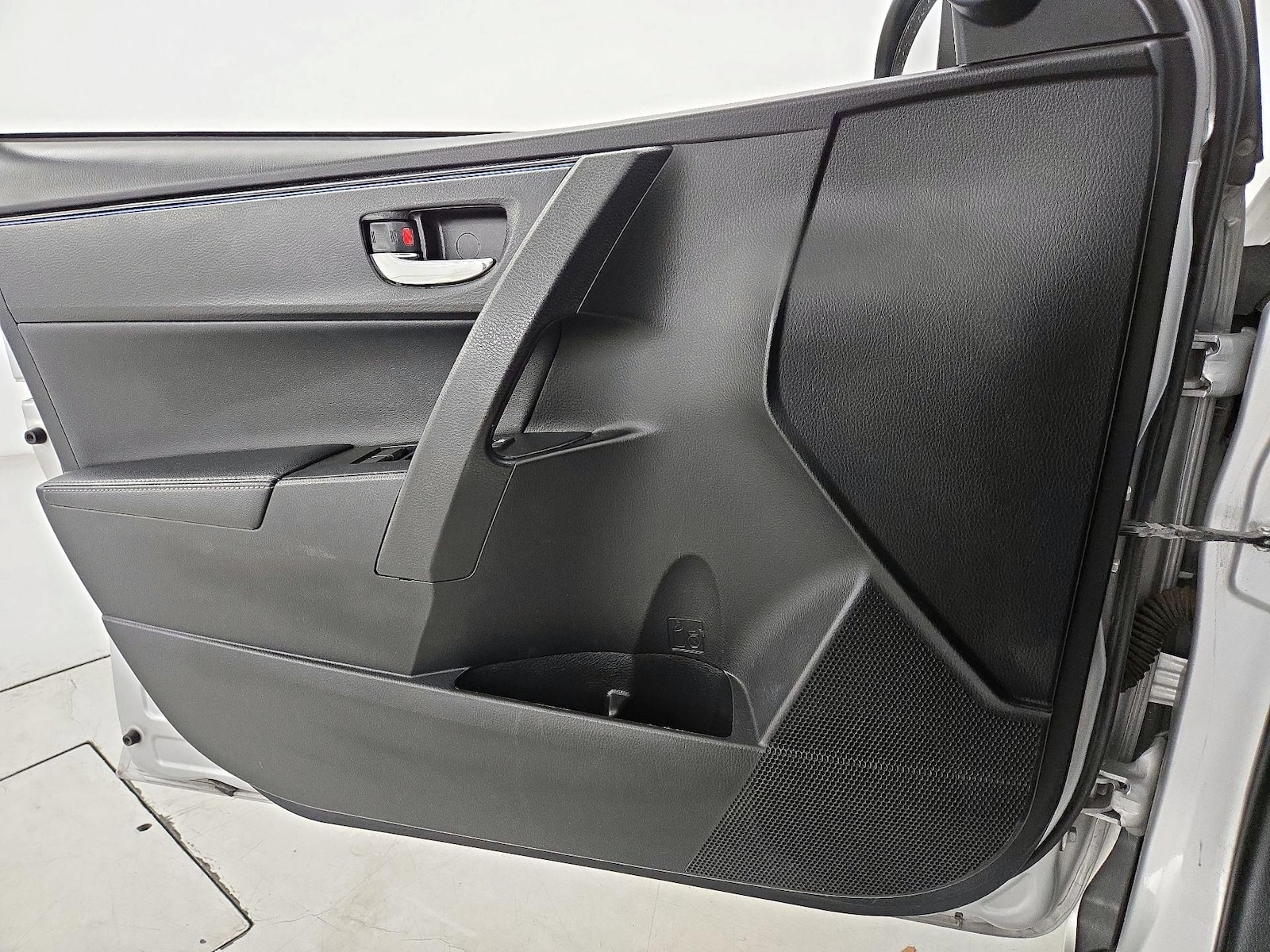 2017 Toyota Corolla SE - Photo 13