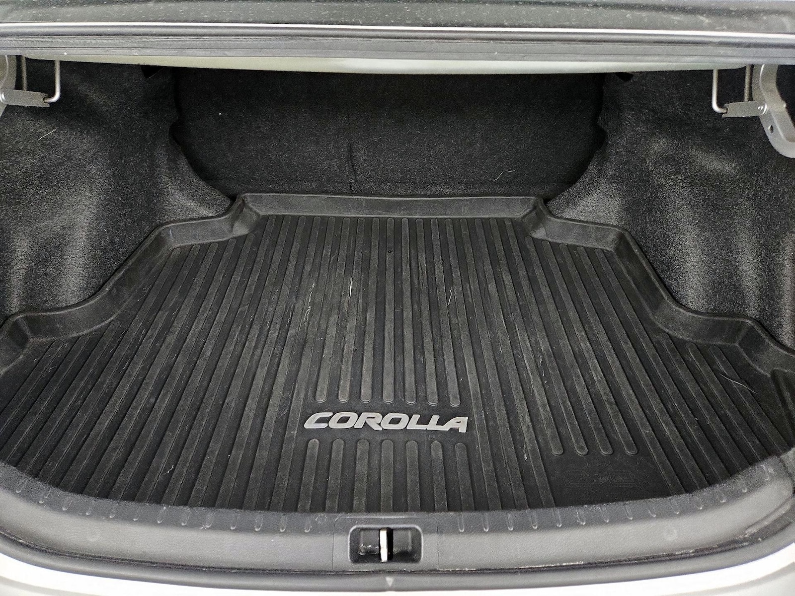 2017 Toyota Corolla SE - Photo 21